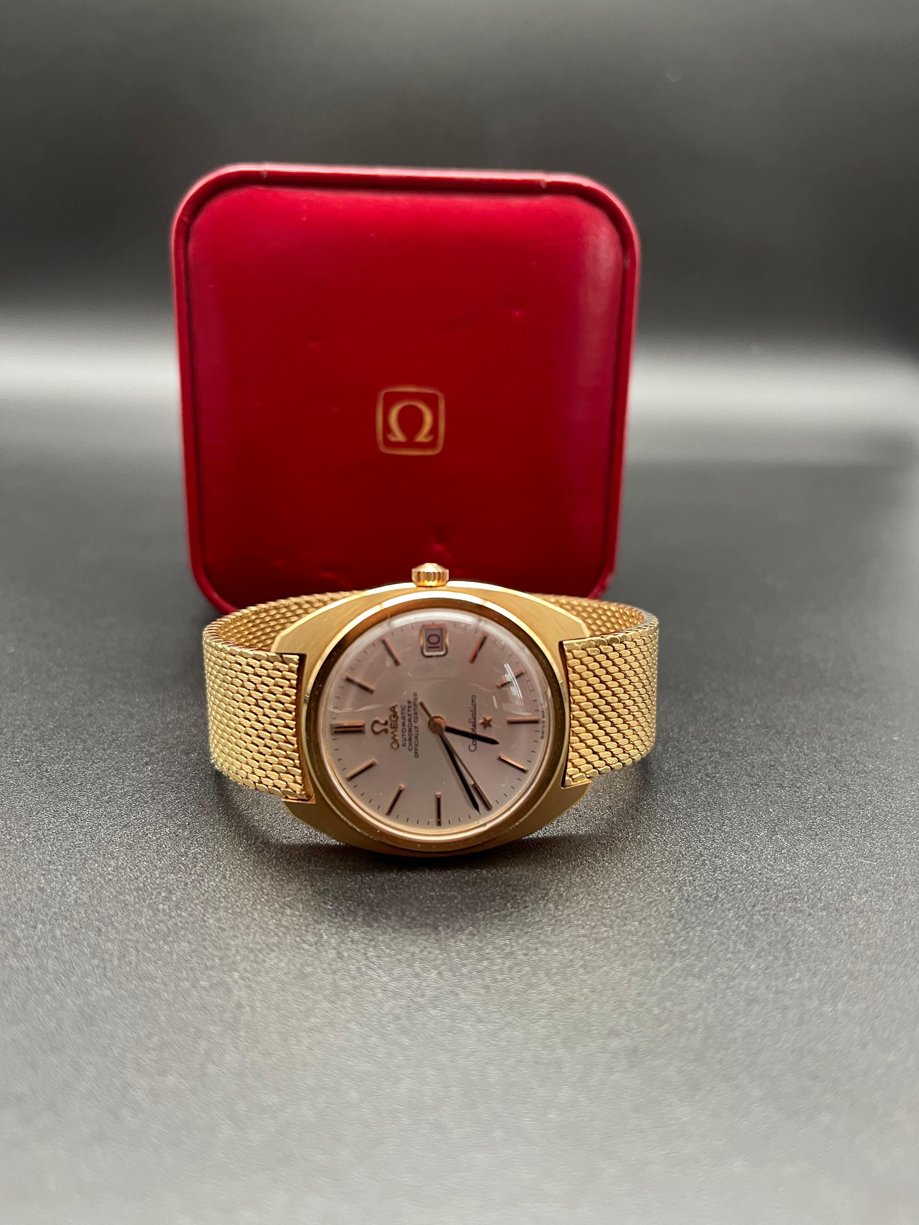 Omega Yellow Gold Constellation Date 168009/168017 Self Winding Wristwatch In Excellent Condition For Sale In Viana do Castelo, PT