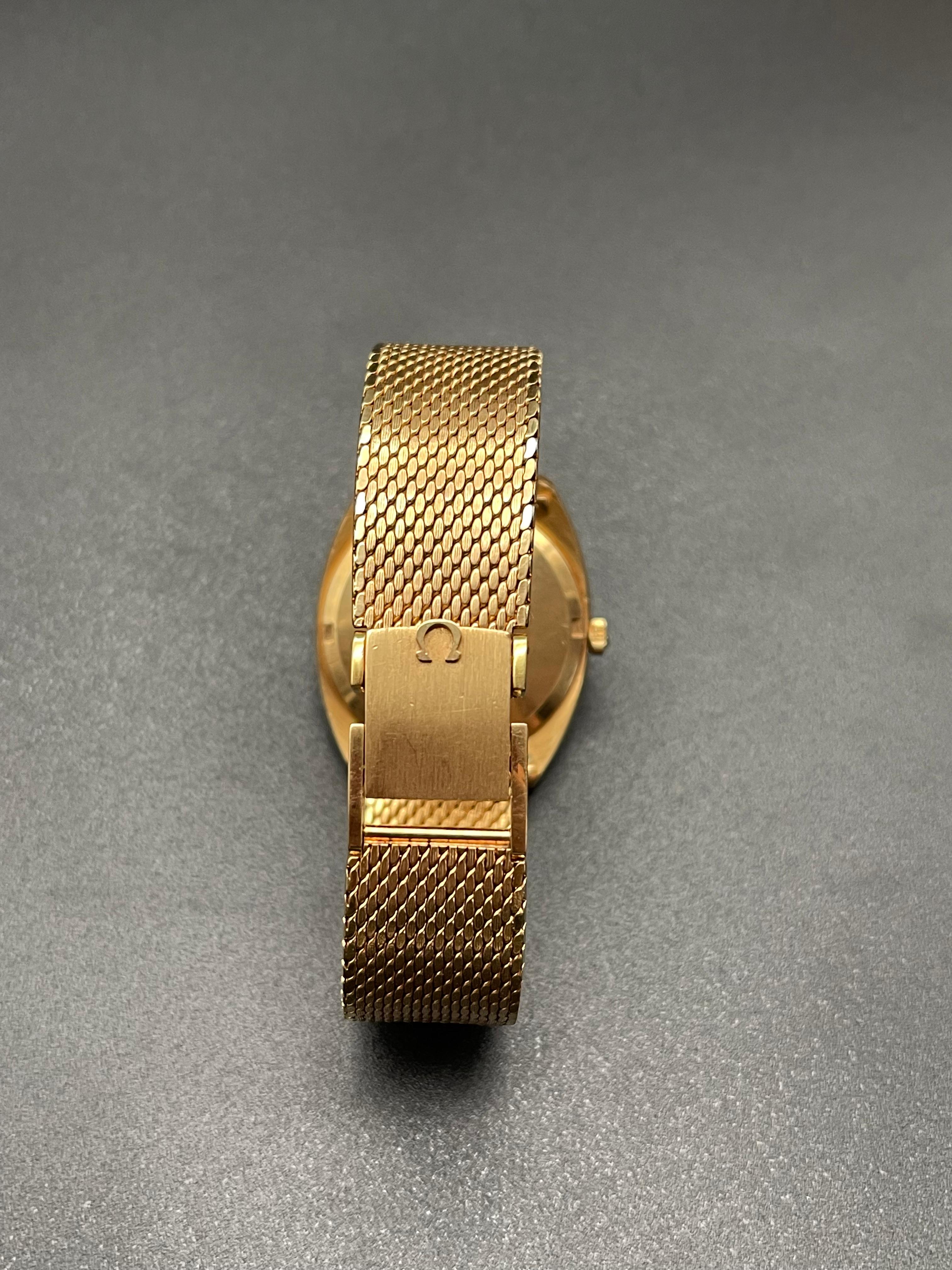 Women's or Men's Omega Yellow Gold Constellation Date 168009/168017 Self Winding Wristwatch For Sale