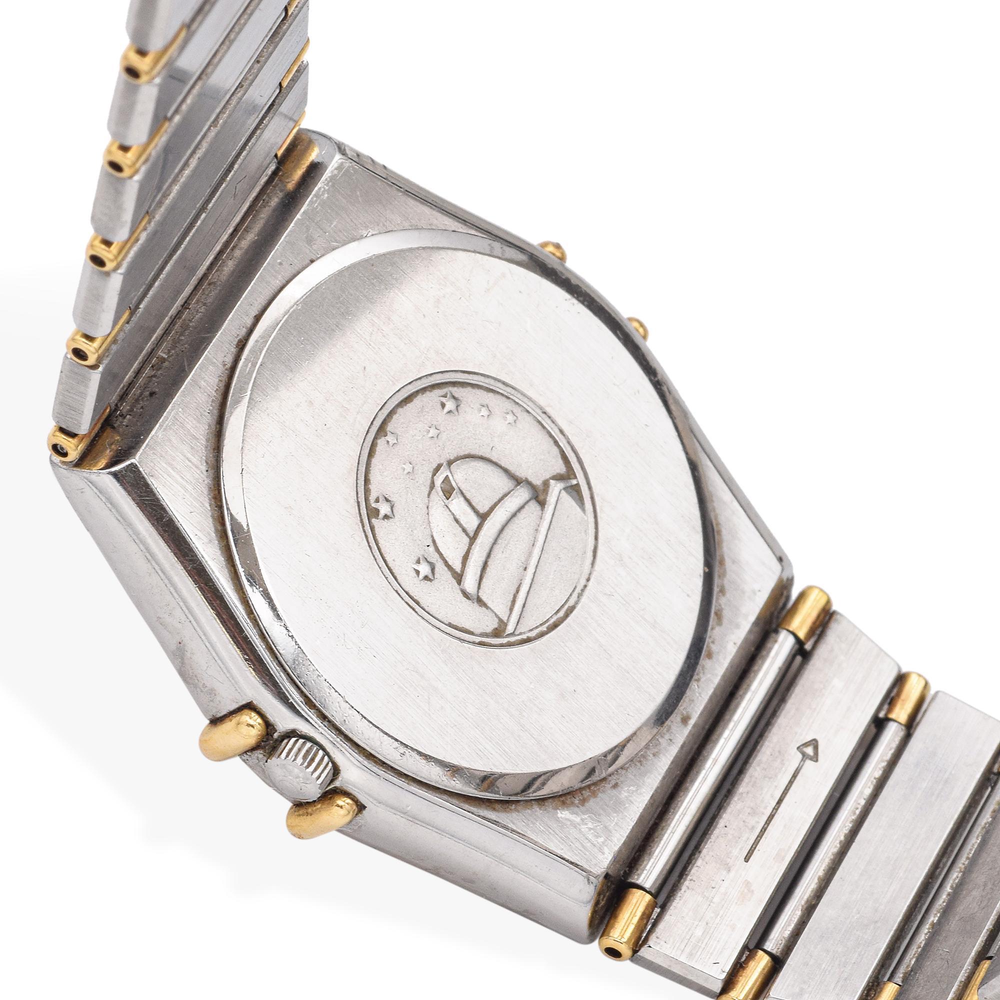 Reloj de cuarzo vintage Omega Constellation de dos tonos inoxidable para hombre en venta 1