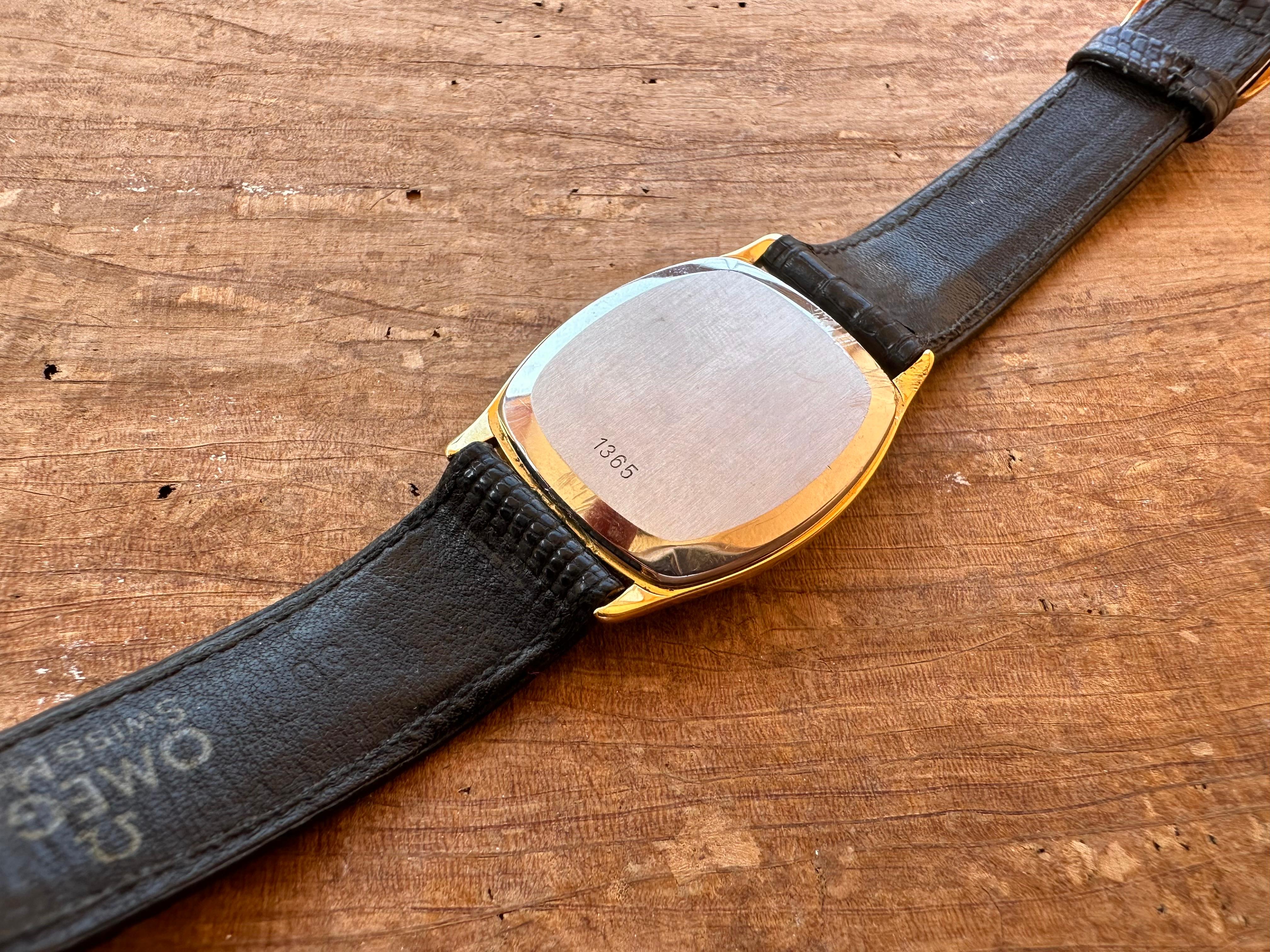 Reloj vintage Omega De Ville 1365 esfera negra chapado en oro 11