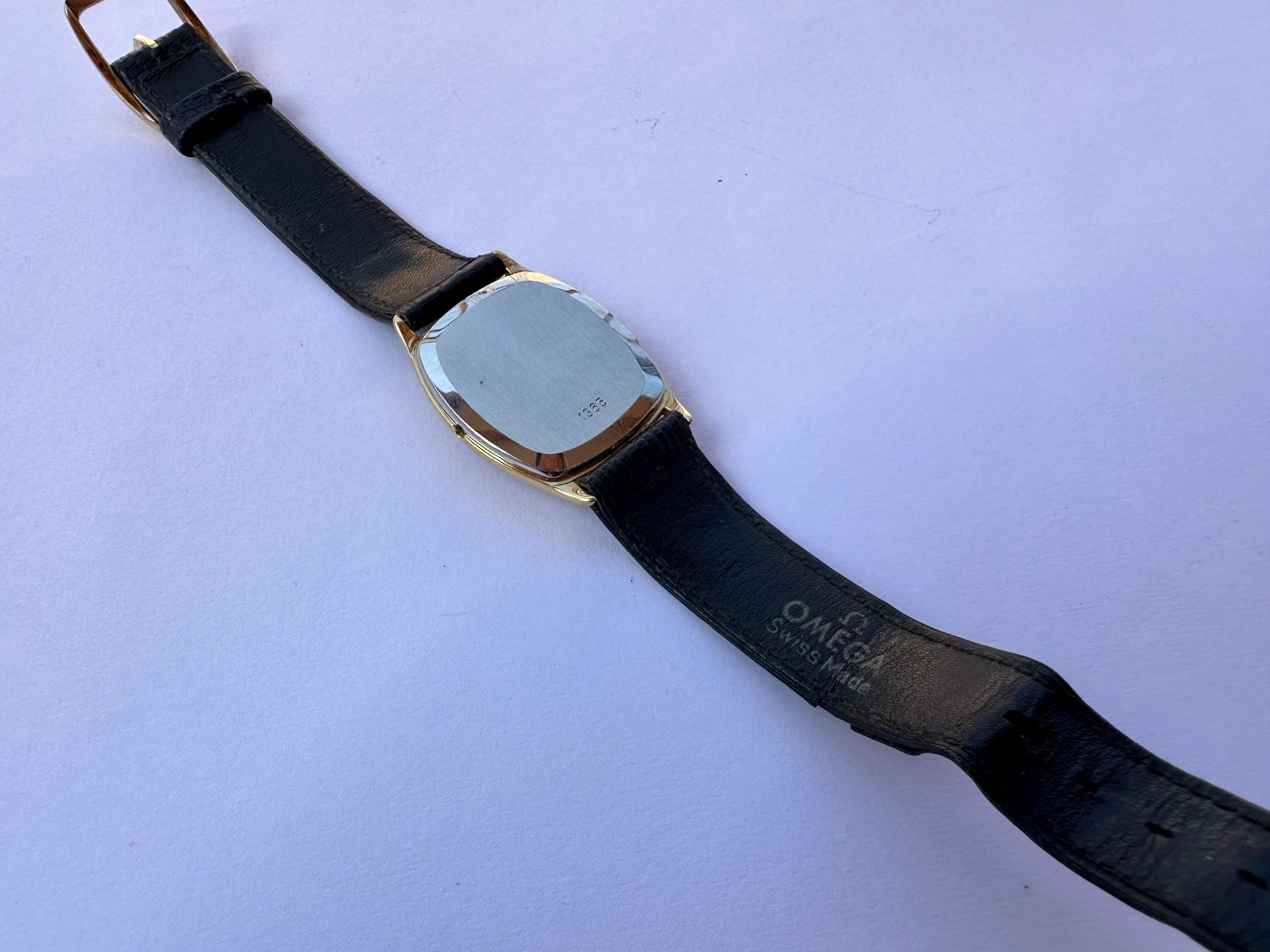 Reloj vintage Omega De Ville 1365 esfera negra chapado en oro 1