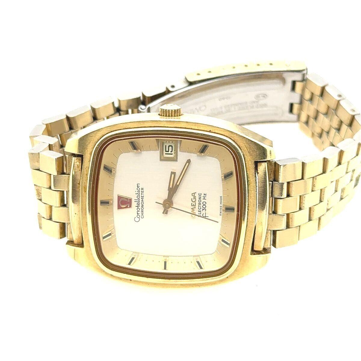 This lovely watch features a gold-plated stainless-steel case & cream dial.

Additional Information:
Total Weight: 102.2g
Case Measurement: 36.10mm x 36.50mm
Case Thickness: 10.28mm
Fully serviced & perfect working condition
Material: Case