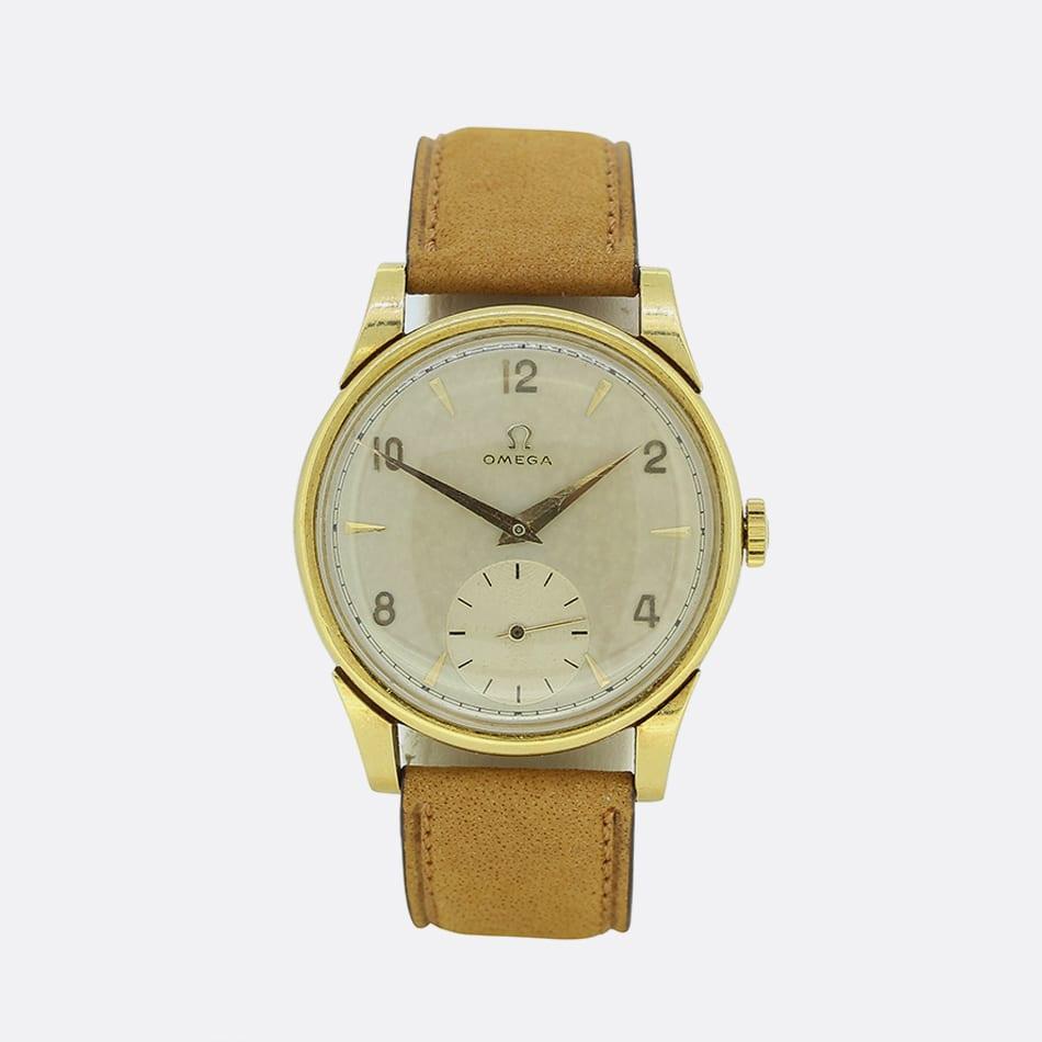 Il s'agit d'une montre-bracelet Omega vintage en or jaune 18ct pour homme. La montre présente toutes ses pièces d'origine, y compris le boîtier, le cadran et la couronne. Cependant, la boucle et le bracelet ont été remplacés à un moment donné.
Les