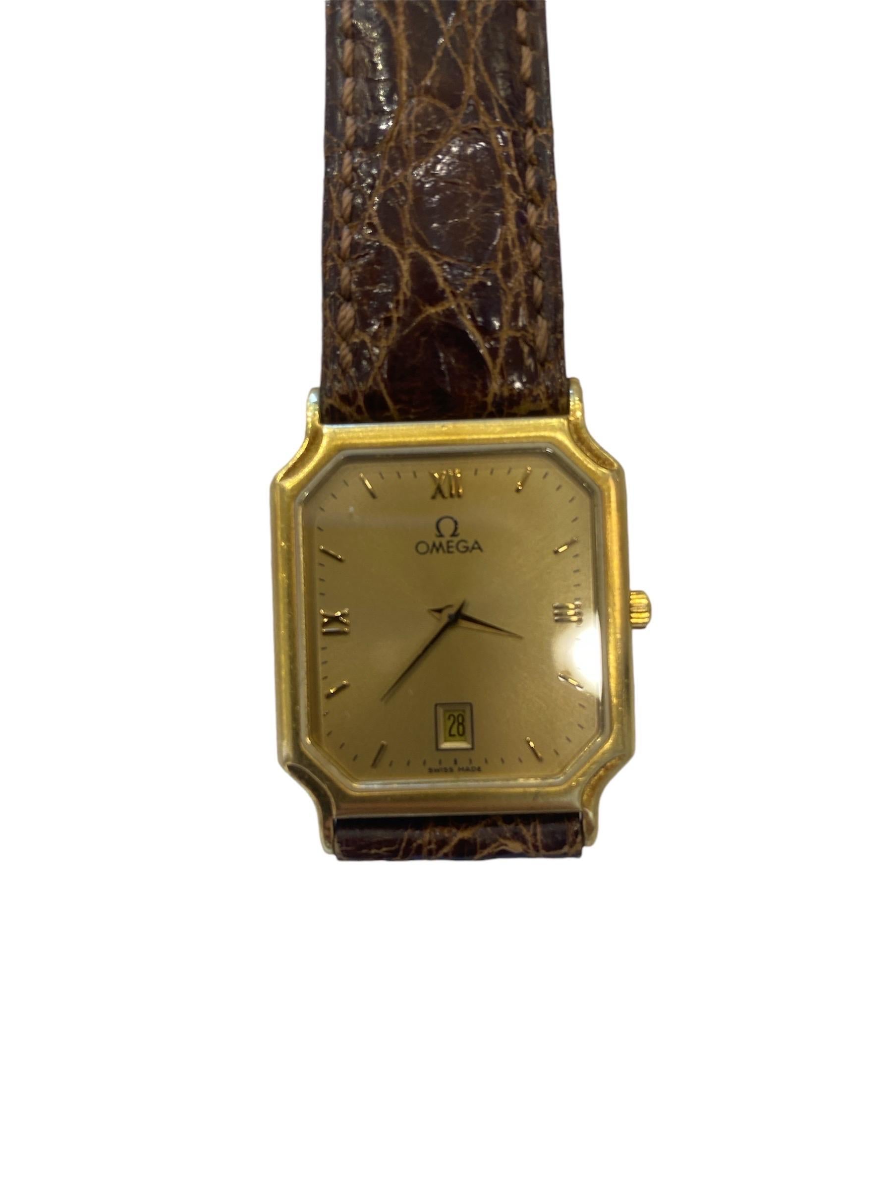 .
‏Vintage Omega Gold-Plated Rectangular Watch with Brown Leather Strap In Excellent Condition For Sale In Tel Aviv, IL