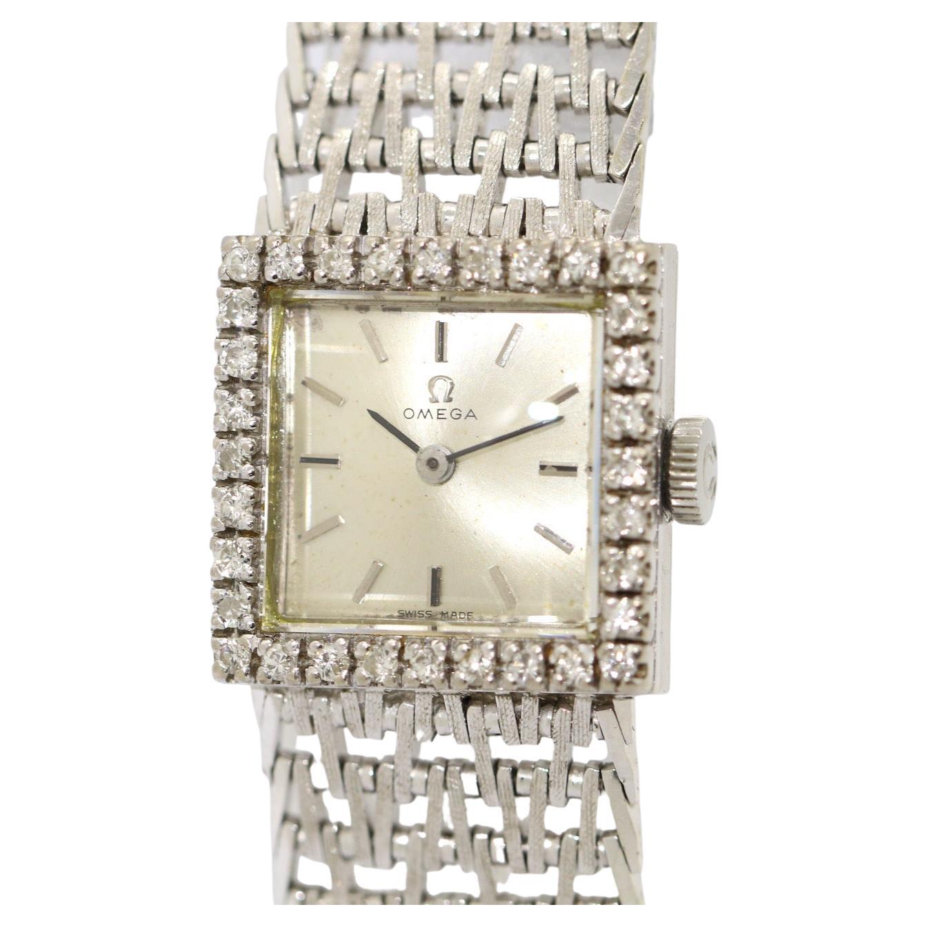 Vintage Omega Lady Wrist Watch in 18 Karat White Gold, Set with Diamonds For Sale