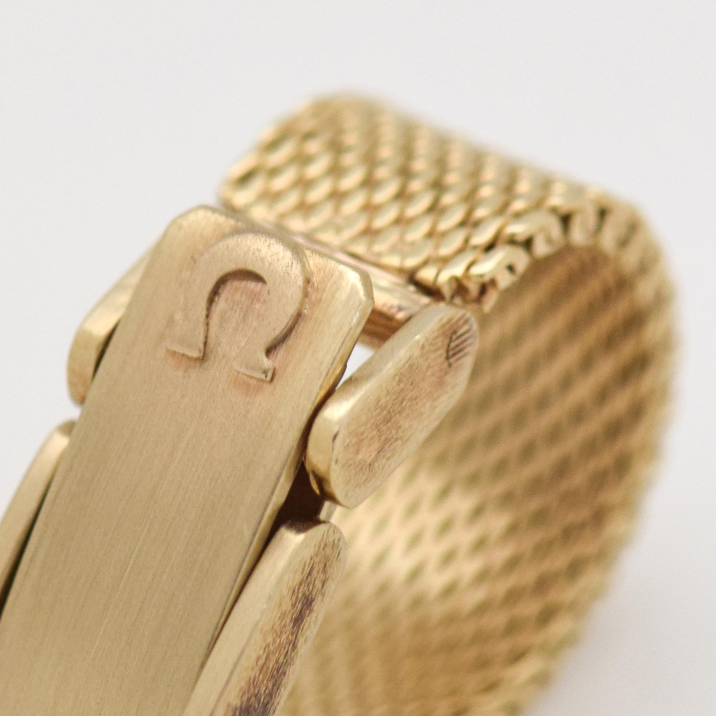 Vintage Omega Ladymatic 14 Karat Yellow Gold Watch, 1969 In Excellent Condition For Sale In Beverly Hills, CA