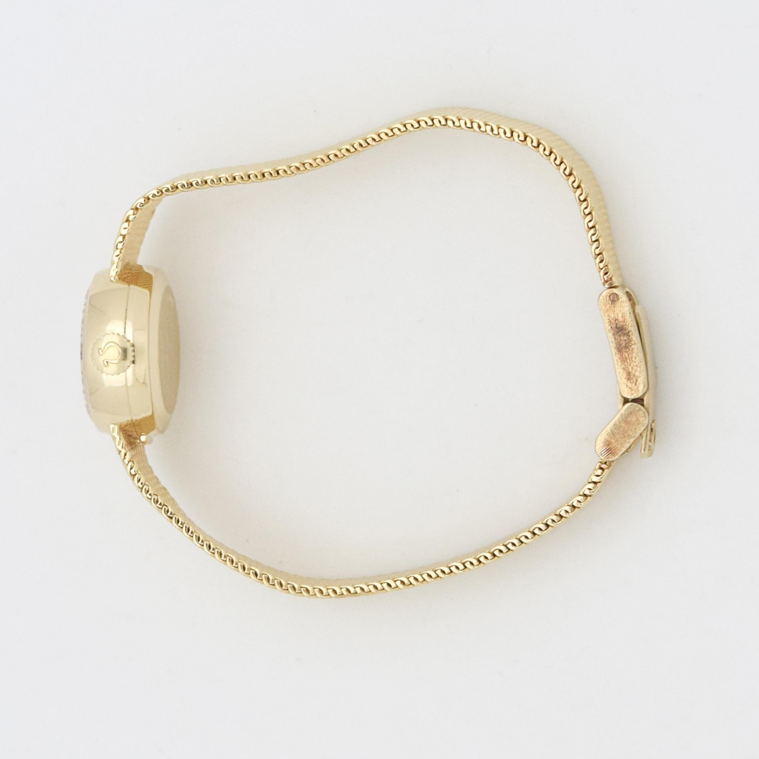 Women's Vintage Omega Ladymatic 14 Karat Yellow Gold Watch, 1969 For Sale