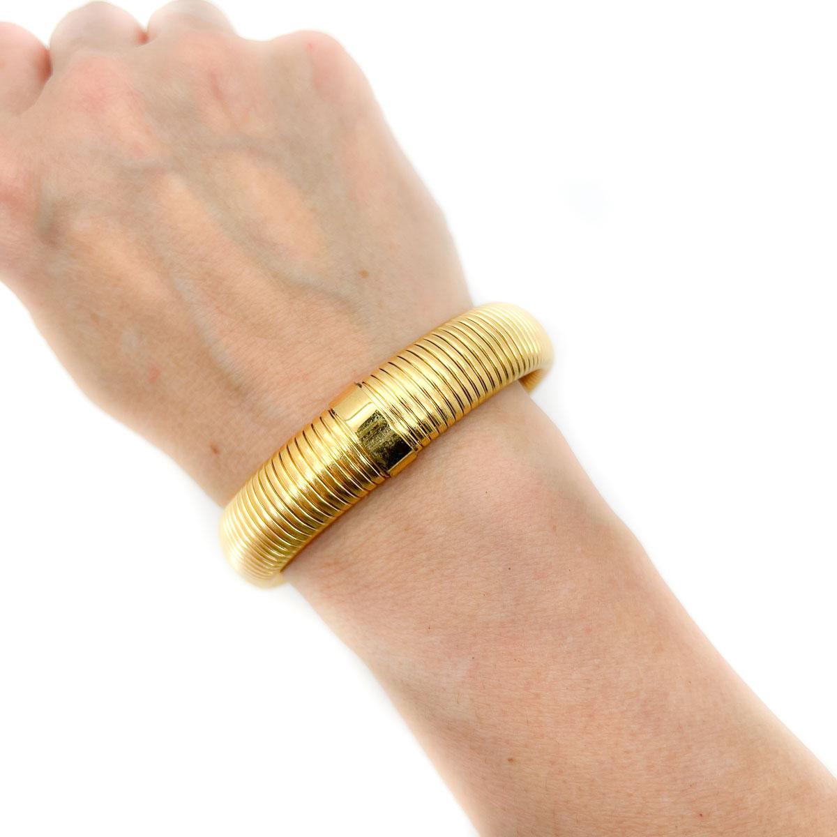 A Vintage Omega Link Bangle. A timeless classic that will prove your favourite finishing touch time and time again. Stacked or single a timeless style signature.
An unsigned beauty. A rare treasure. Just because a jewel doesn’t carry a designer