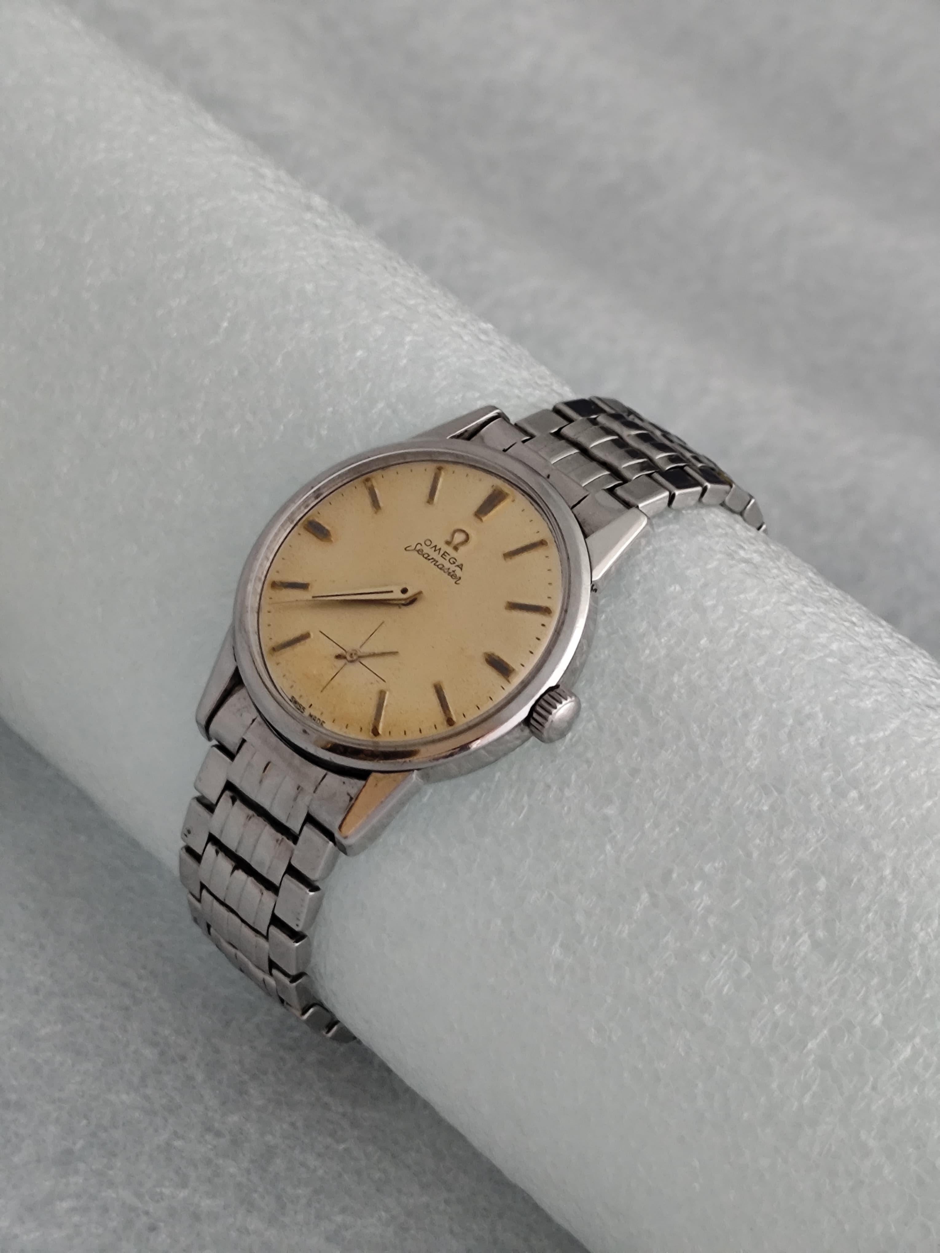 
Marca: Omega

Model No: Seamaster 

Número de referencia: 14389-9

País de fabricación: Suiza

Movimiento: De cuerda manual  Cal 268

Material de la caja: Acero inoxidable

Medidas : Anchura de la caja: 36.5 mm. (sin corona)

Tipo de banda : Acero