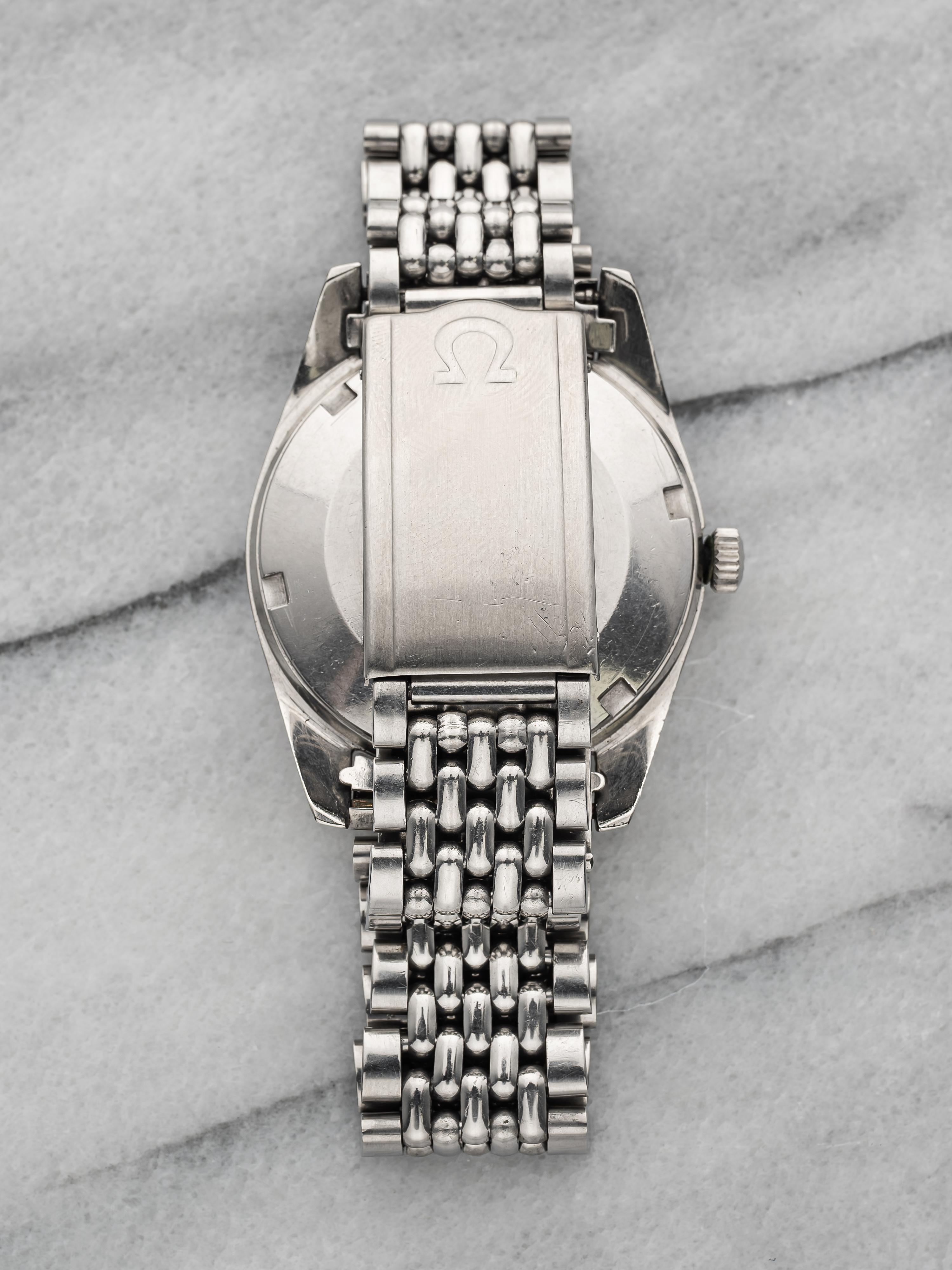 Vintage Omega Seamaster 1960s Automatic Silver Sunburst Dial 35mm case im Zustand „Gut“ im Angebot in New York, NY