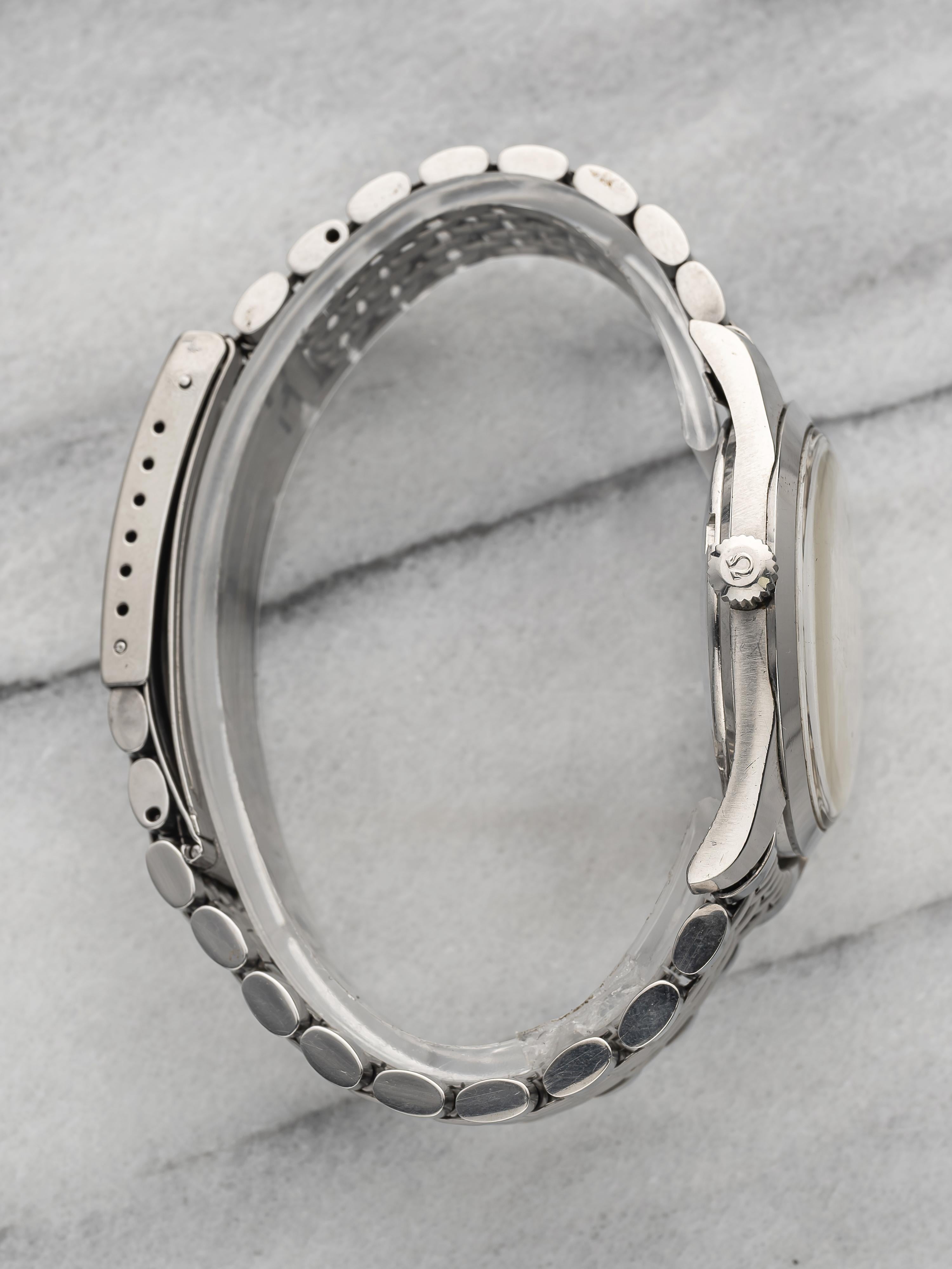 Vintage Omega Seamaster 1960s Automatic Silver Sunburst Dial 35mm case für Damen oder Herren im Angebot