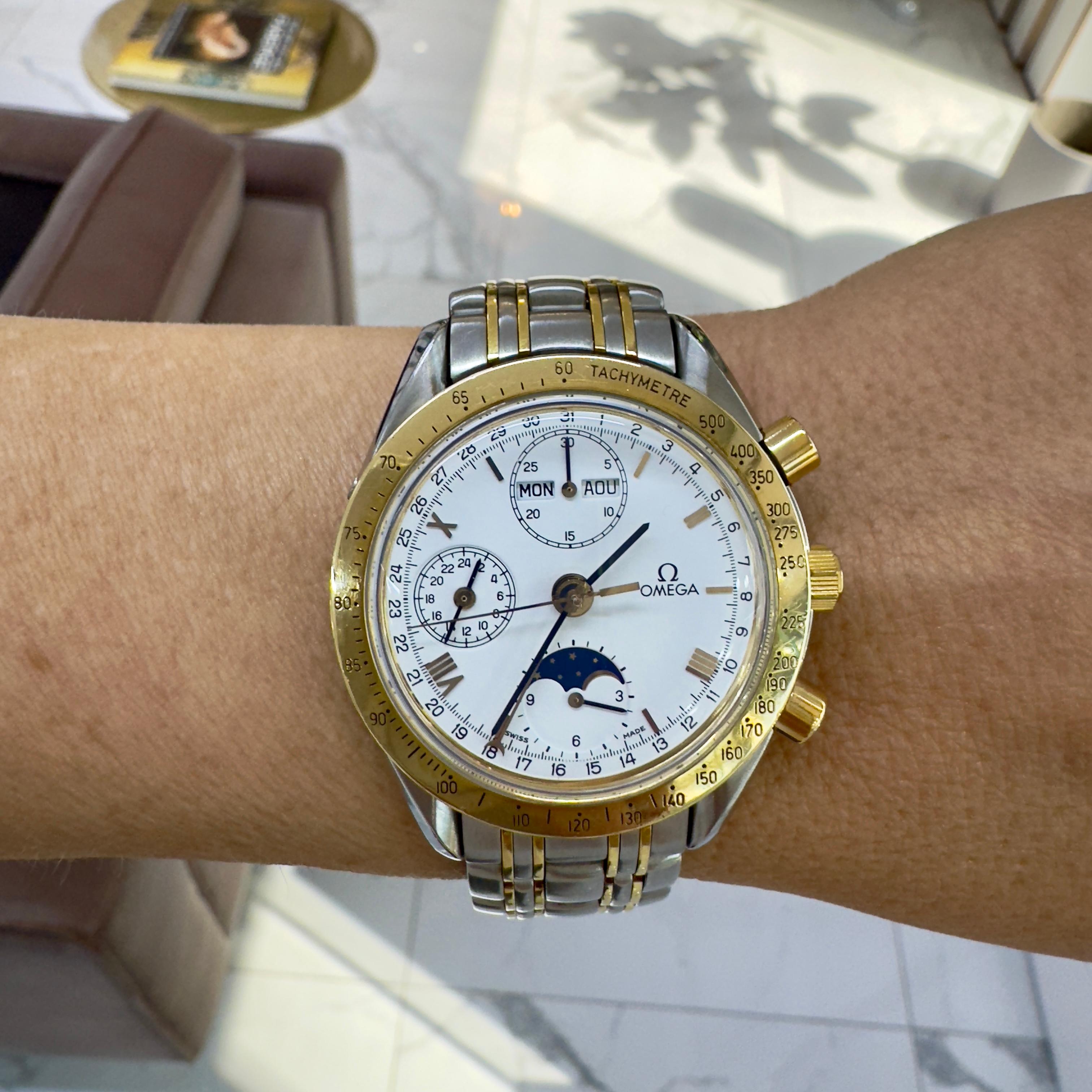 Reloj Vintage Omega Speedmaster Moonphase 39MM Blanco Romano Acero Oro en venta 4