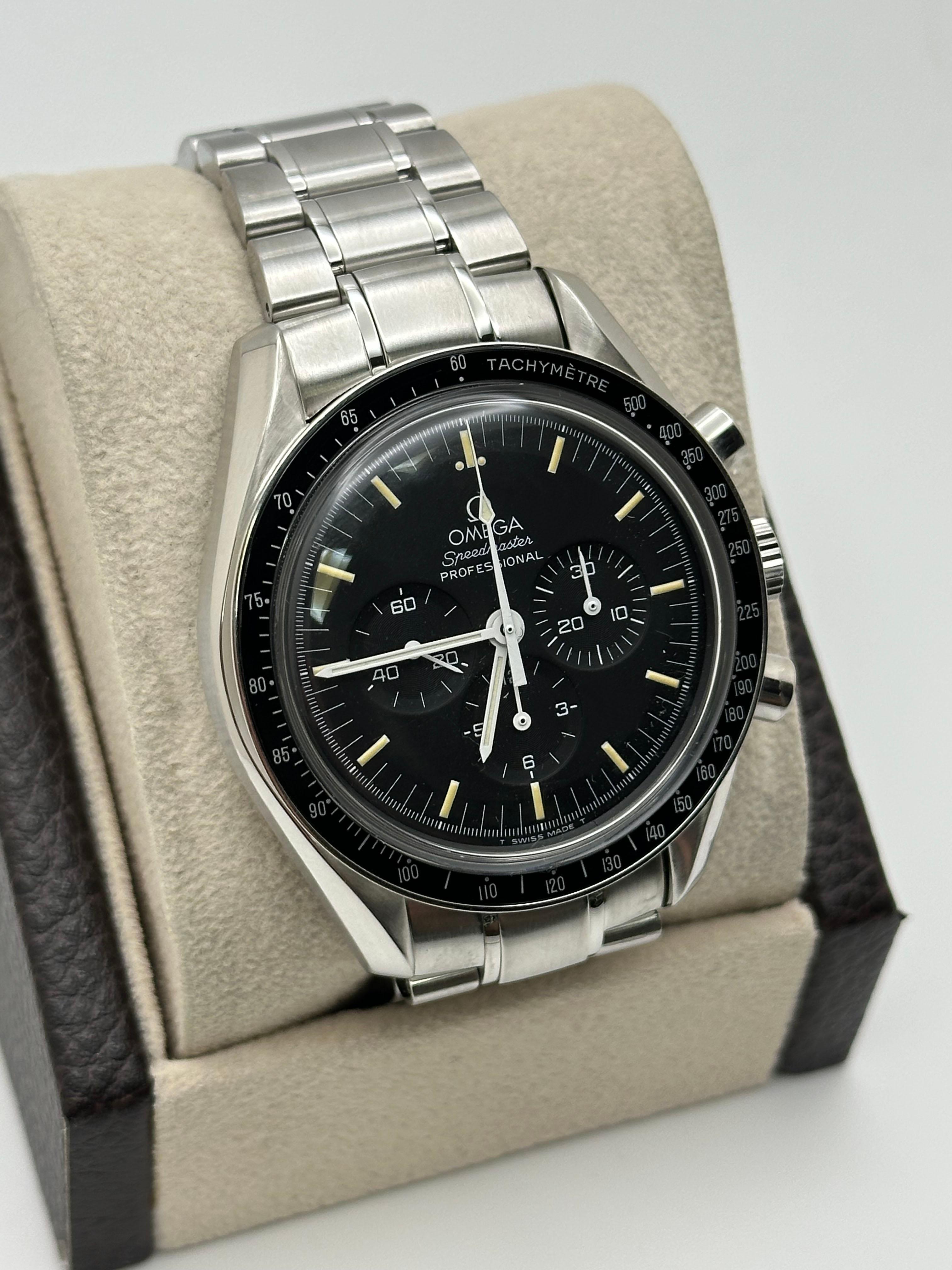 Vintage Omega Speedmaster Moonwatch 3570.50.00 42mm Black Dial Steel Box Papers In Excellent Condition For Sale In San Diego, CA