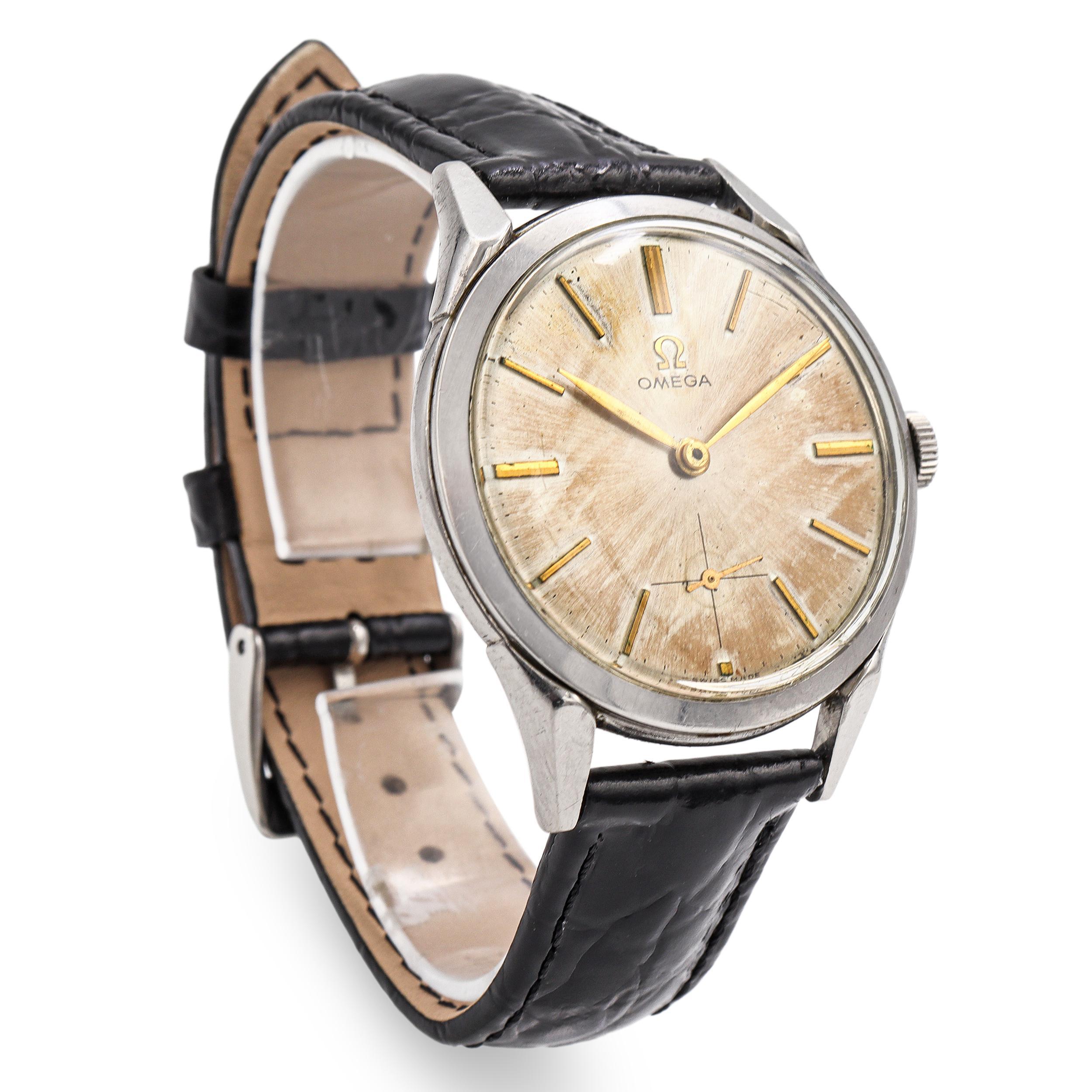 Montre Vintage Omega à remontoir manuel en acier inoxydable Ref 2605-4 Cal 265 Bon état - En vente à New York, NY