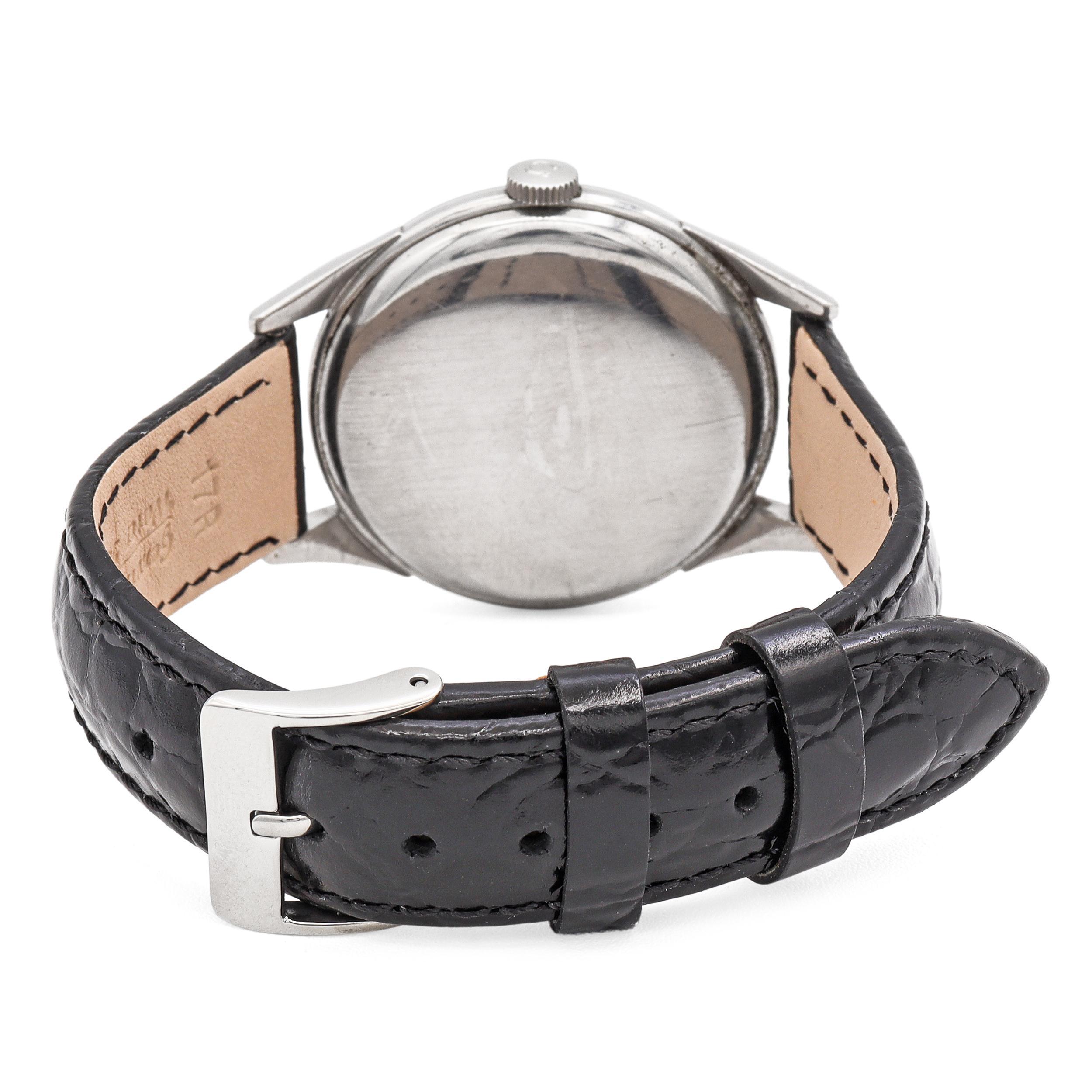 Montre Vintage Omega à remontoir manuel en acier inoxydable Ref 2605-4 Cal 265 en vente 1