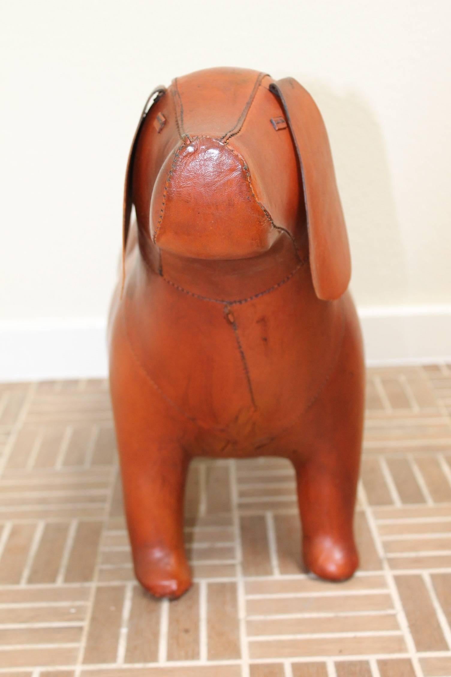 Vintage Omersa Leder Beagle Hund:: Dackel im Zustand „Hervorragend“ in Retie, BE