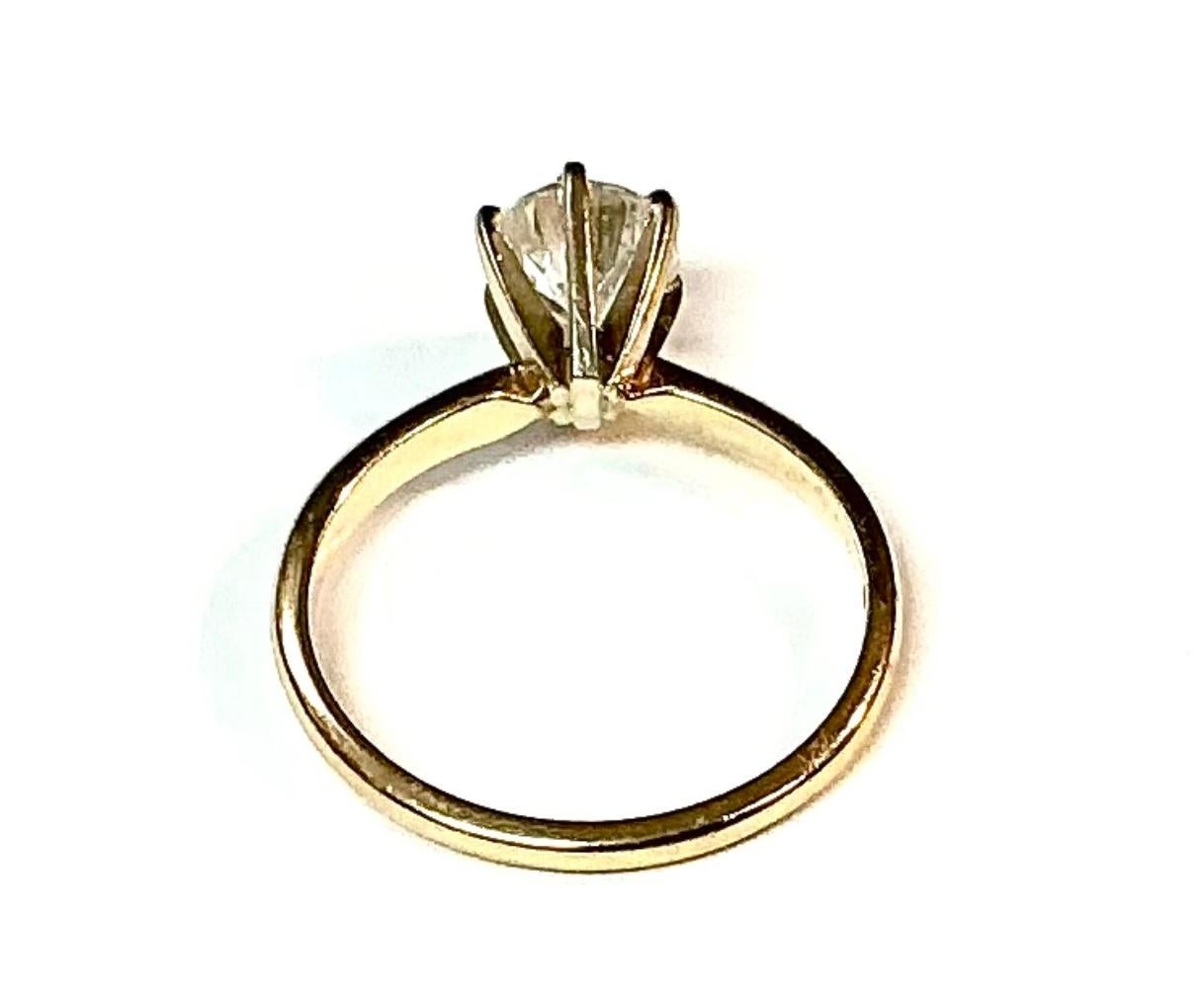Bague solitaire vintage d'un carat à diamant rond en vente 2