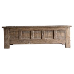Mobile o credenza in legno intagliato d'epoca unico nel suo genere