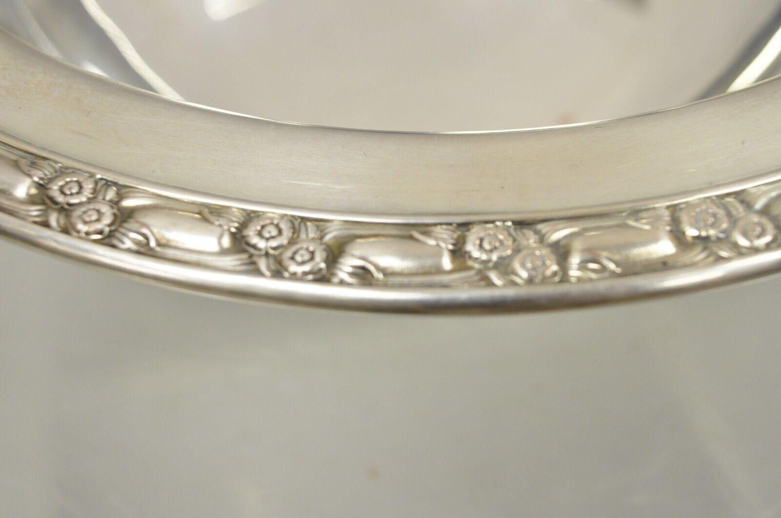 Plato redondo para servir vintage Oneida Ltd Rose Decorated Silver Plated Regencia en venta