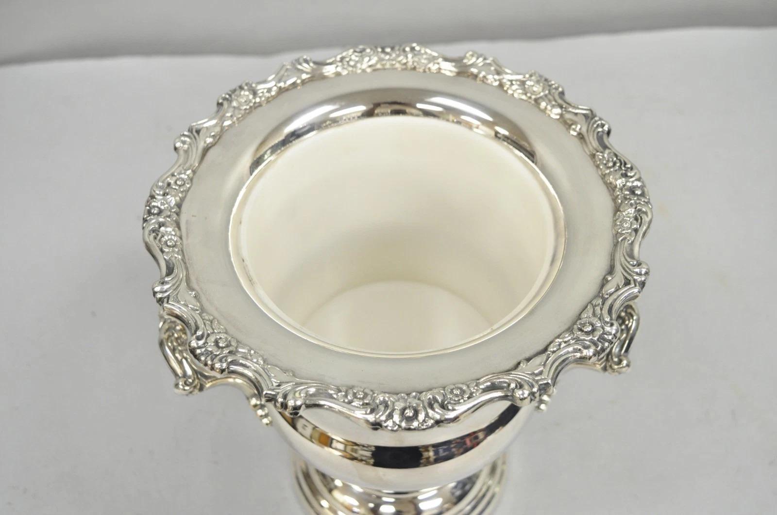 Vintage Oneida Silver Plated Trophy Cup Urn Champagne Wine Chiller Ice Bucket In Good Condition For Sale In Philadelphia, PA