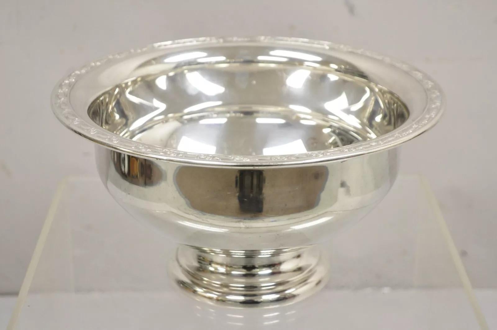 Vintage Oneida USA Moderna Jarra con Base de Pedestal Plateada en venta 3