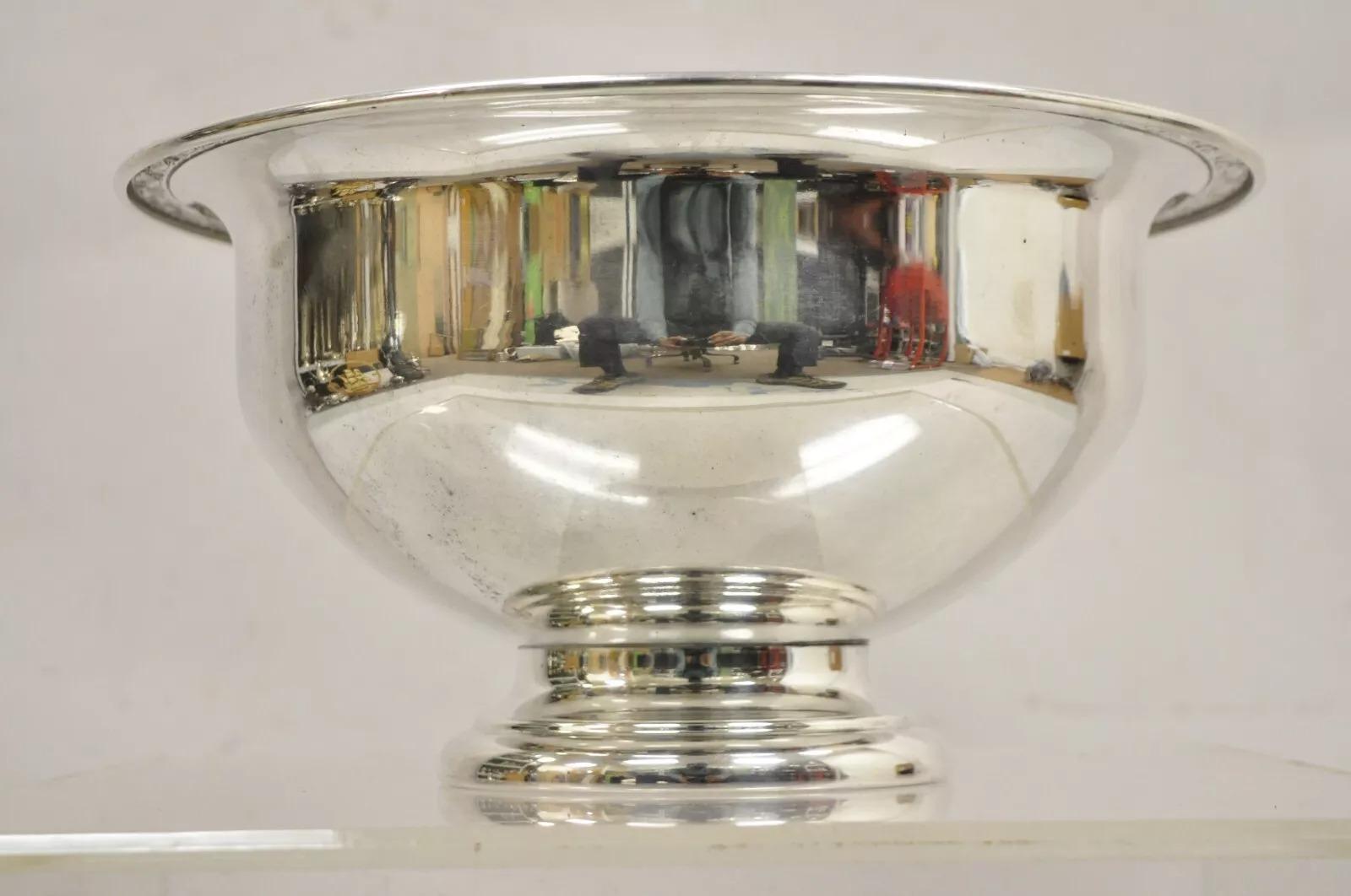 Vintage Oneida USA Moderna Jarra con Base de Pedestal Plateada en venta 4