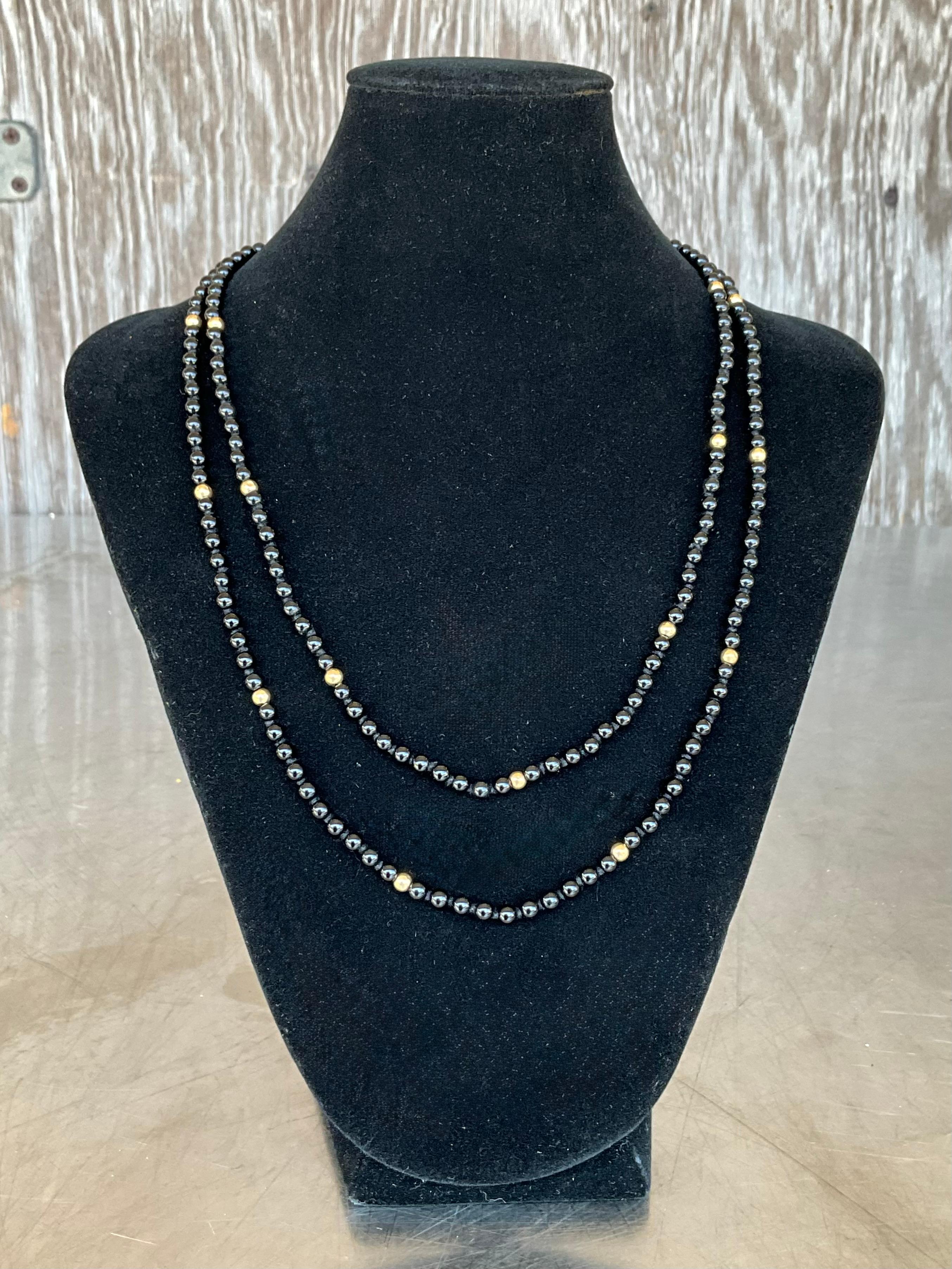 Collana di perline d'epoca in onice e oro 14k con chiusura a moschettone In condizioni buone in vendita a Lake Worth Beach, FL