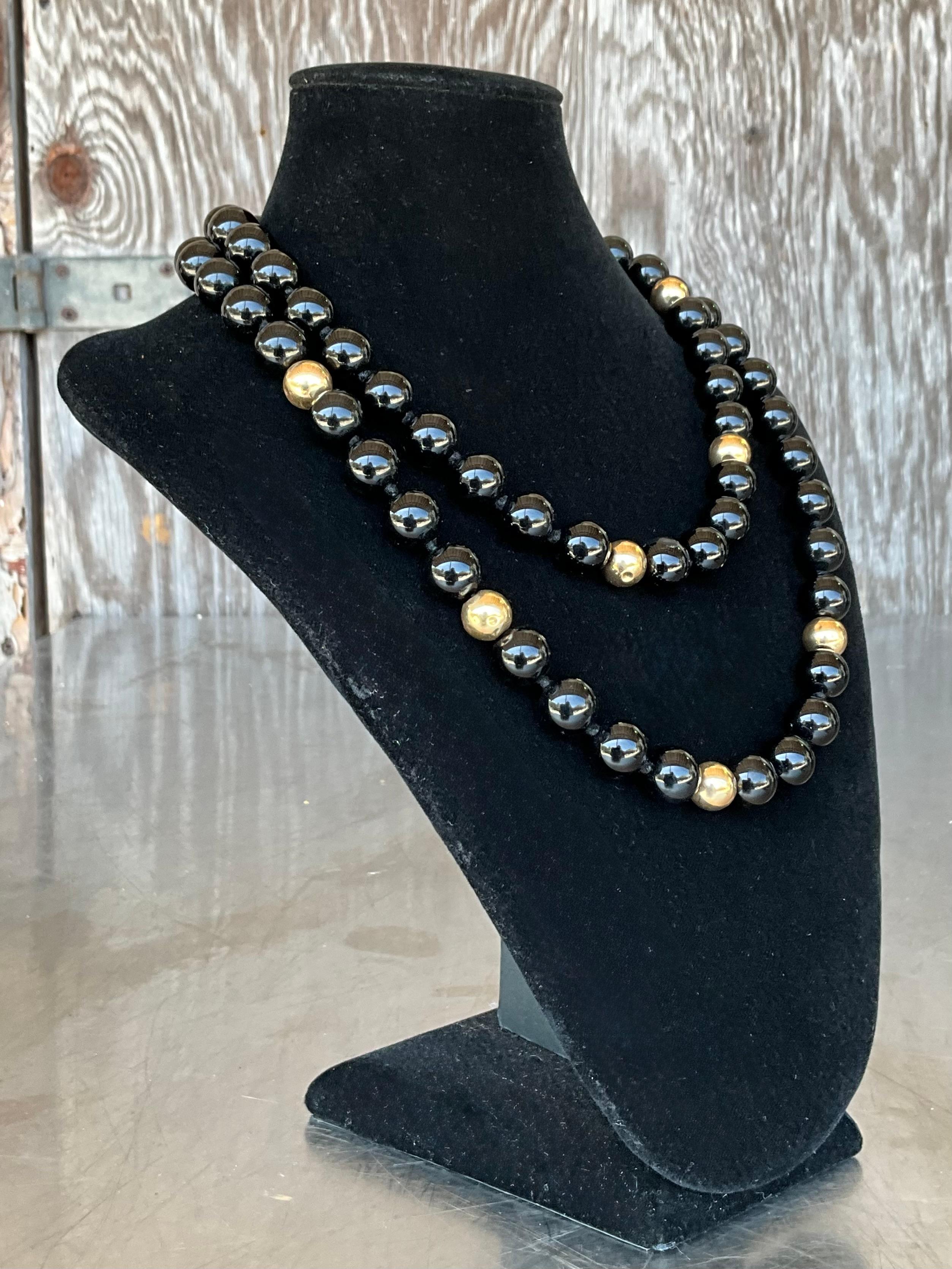 Collana con perline in onice e oro 14k vintage con chiusura a moschettone in vendita 1