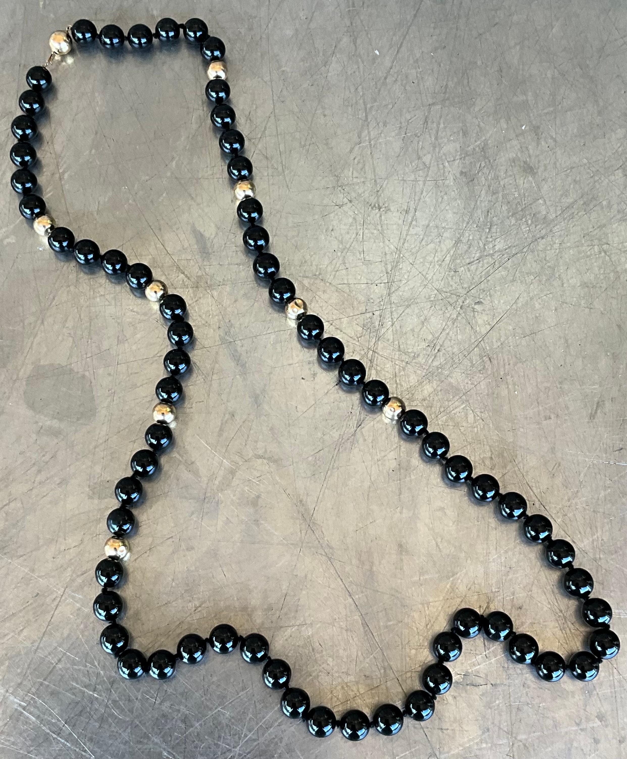 Collana con perline in onice e oro 14k vintage con chiusura a moschettone in vendita 3