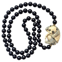 Vintage Onyx 14K Gold Halskette mit antiken Elfenbein Panda Netsuke