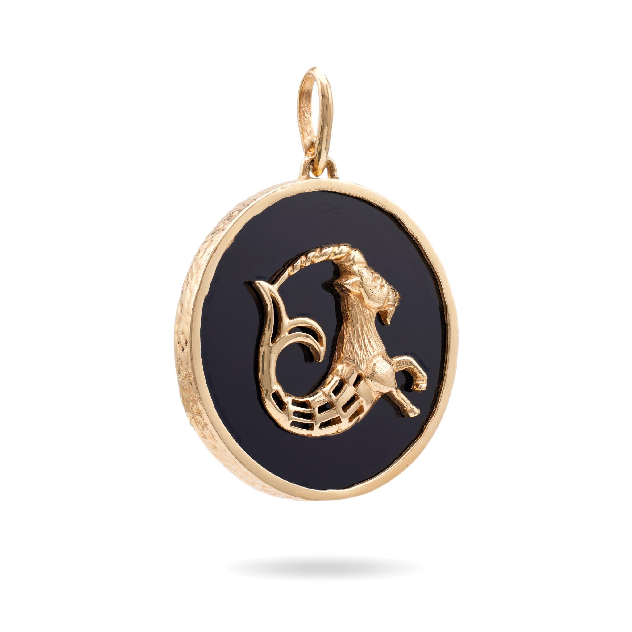 Vintage Onyx 14k Yellow Gold Capricorn Zodiac Pendant In Good Condition For Sale In Beverly Hills, CA