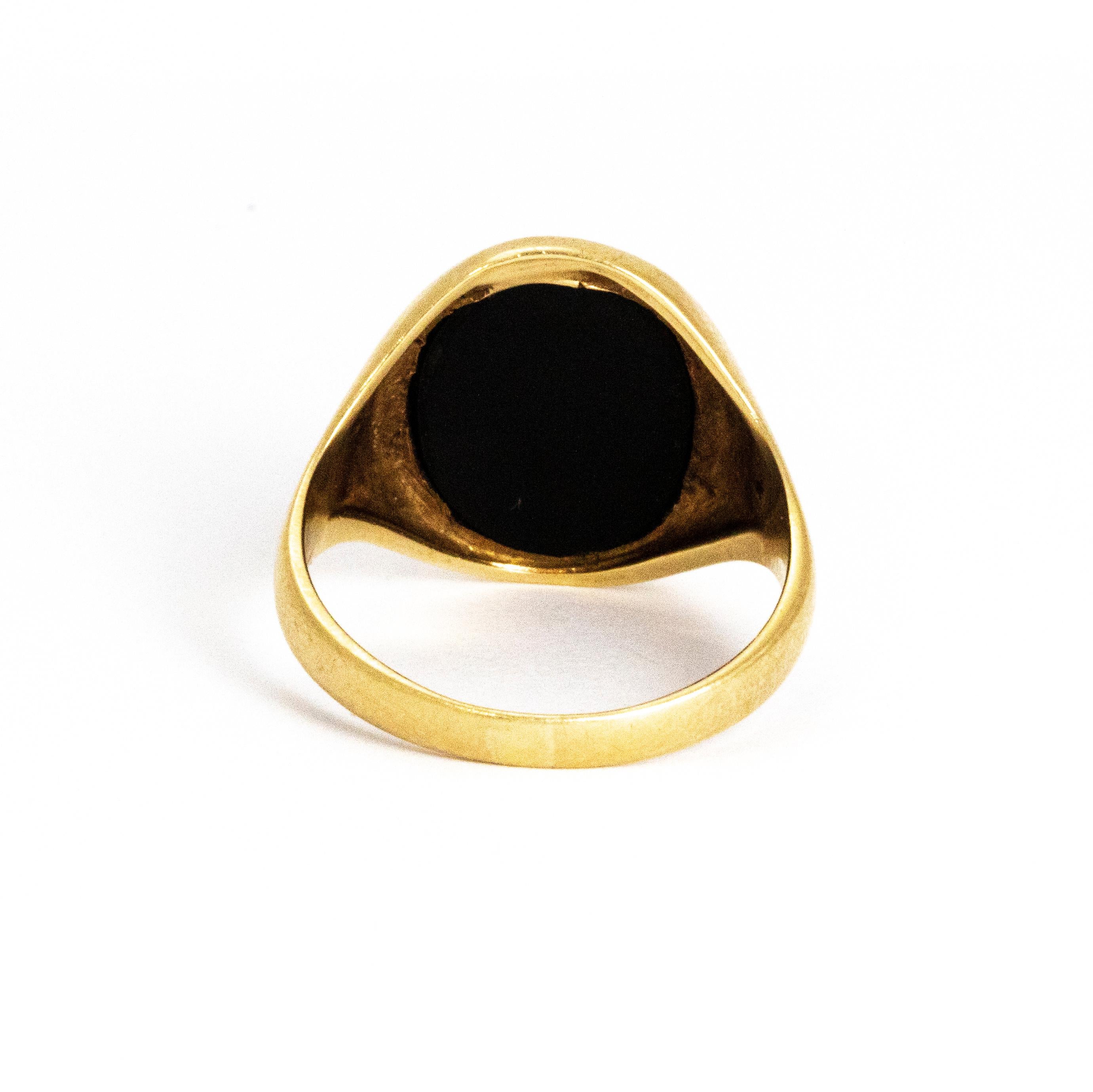 Vintage Onyx 9 Carat Gold Signet Ring In Good Condition In Chipping Campden, GB