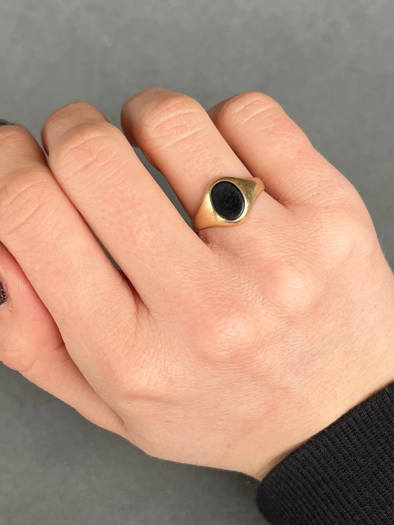 Oval Cut Vintage Onyx and 9 Carat Gold Signet Ring For Sale