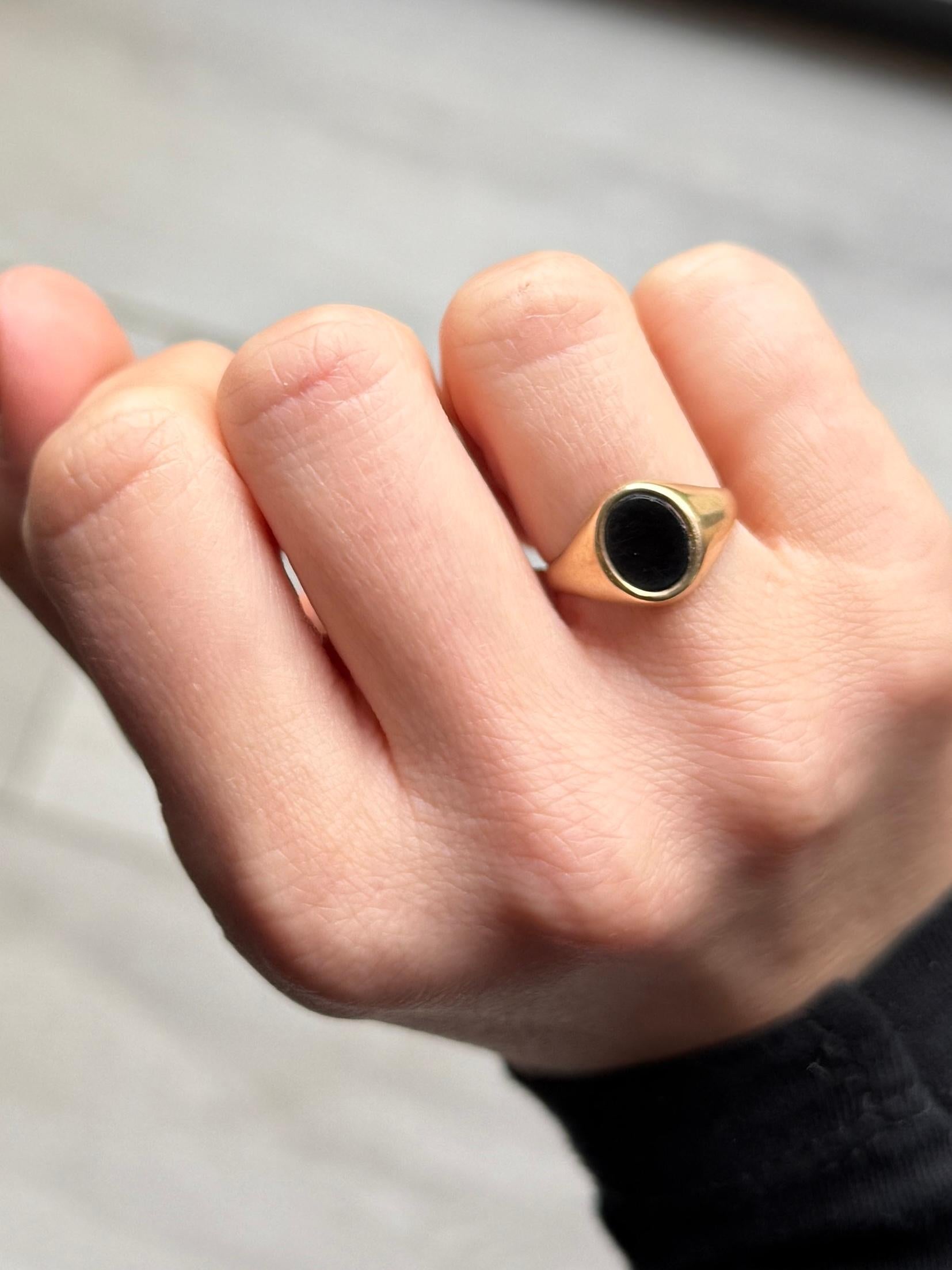 Oval Cut Vintage Onyx and 9 Carat Gold Signet Ring