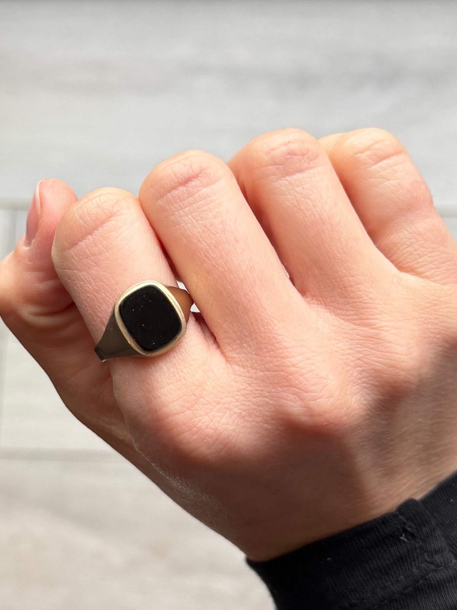 Oval Cut Vintage Onyx and 9 Carat Gold Signet Ring