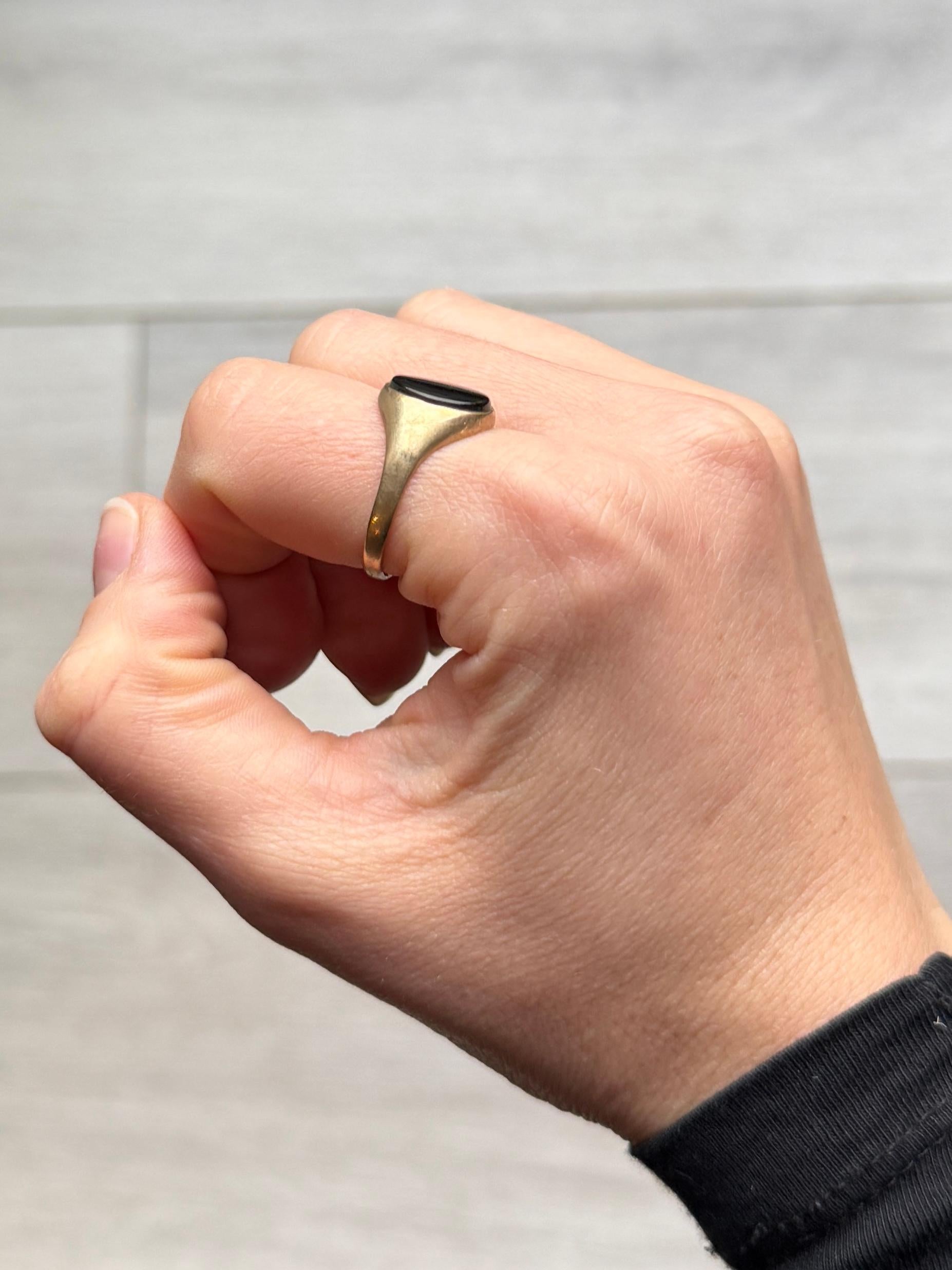 Oval Cut Vintage Onyx and 9 Carat Gold Signet Ring For Sale