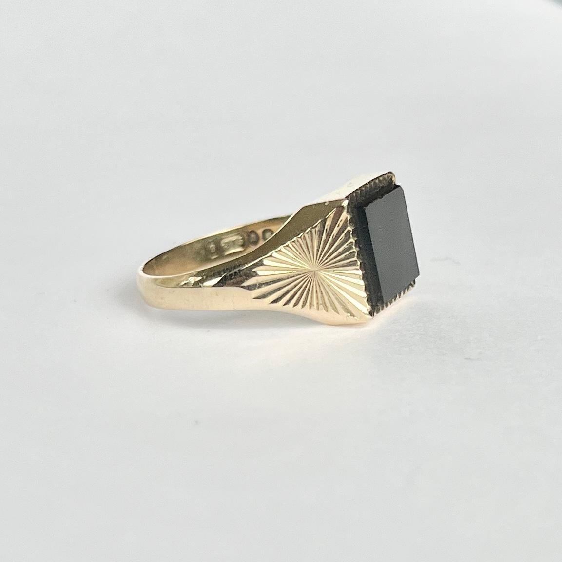 Women's or Men's Vintage Onyx and 9 Carat Gold Signet Ring