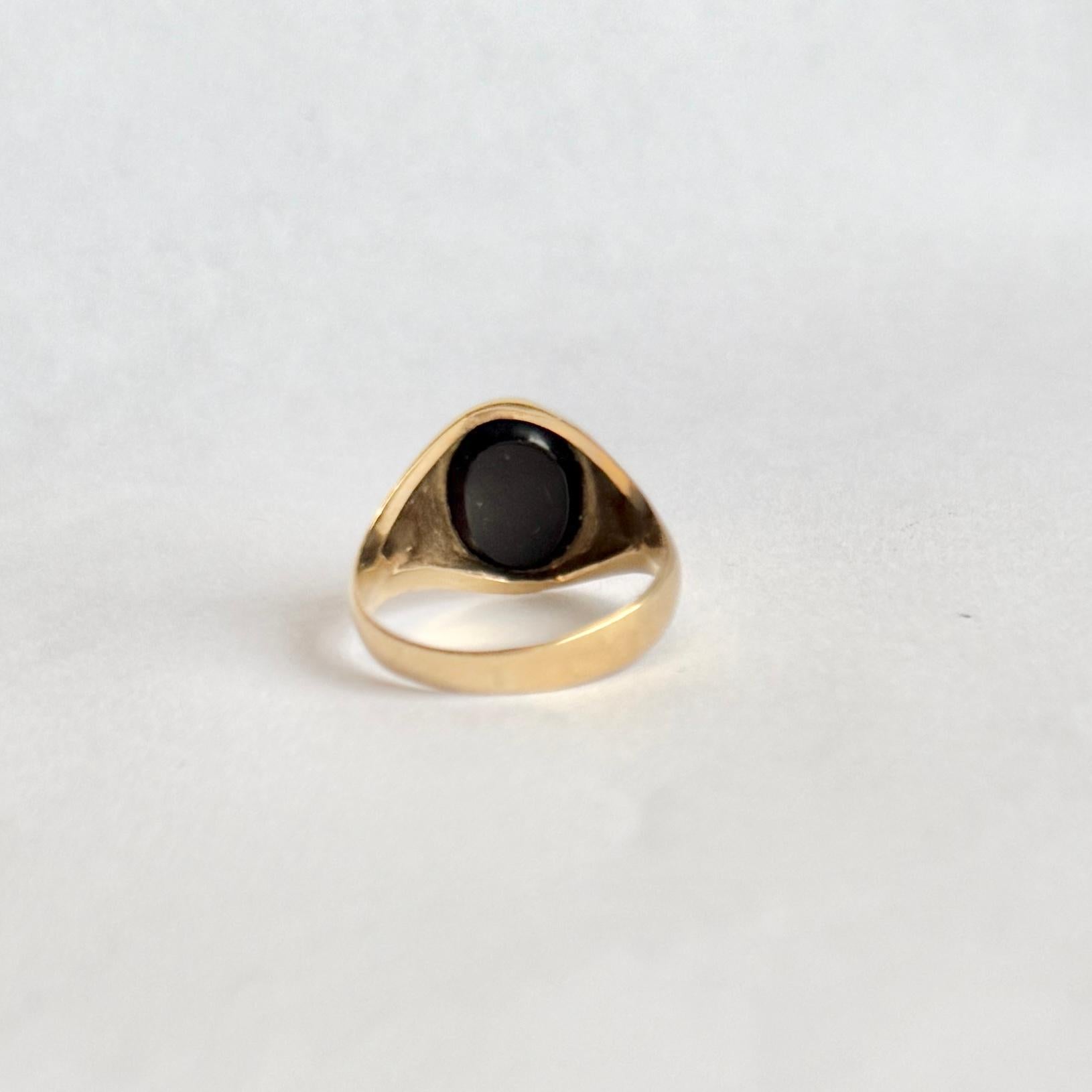 Women's or Men's Vintage Onyx and 9 Carat Gold Signet Ring