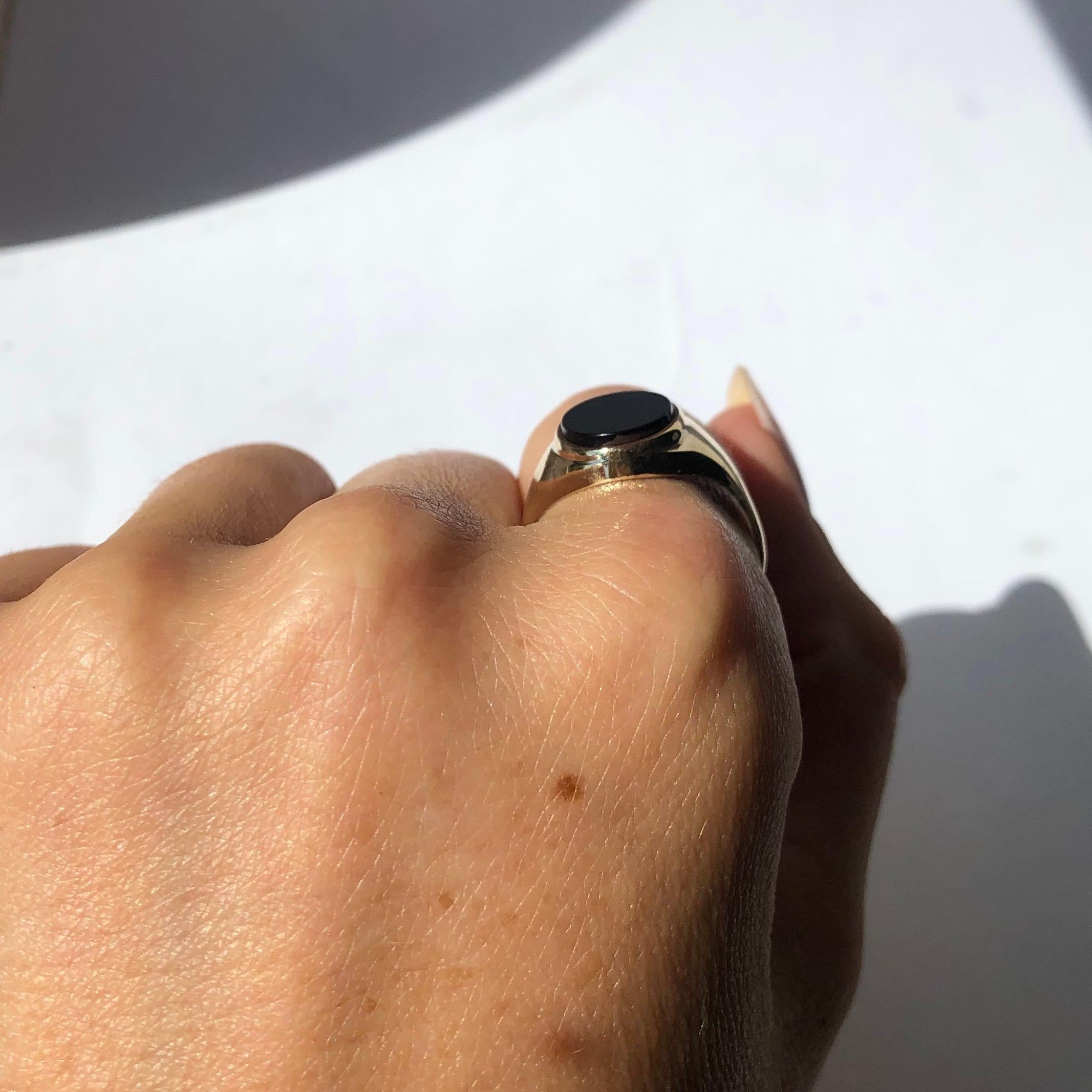 Women's or Men's Vintage Onyx and 9 Carat Gold Signet Ring