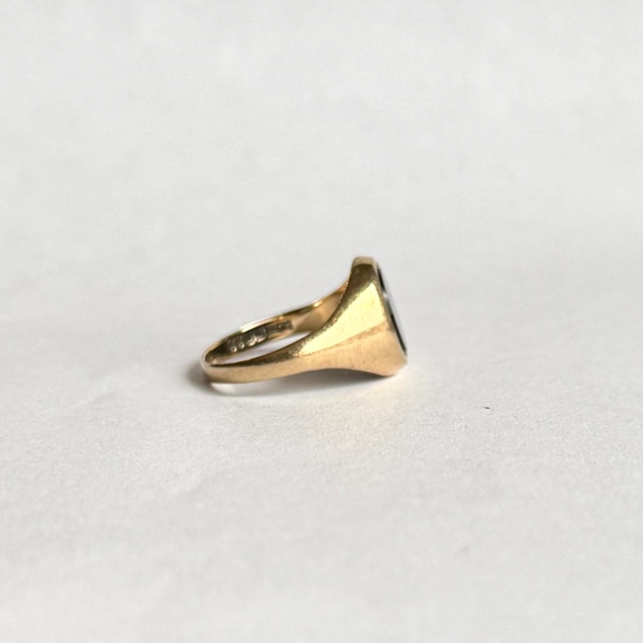 Vintage Onyx and 9 Carat Gold Signet Ring 1