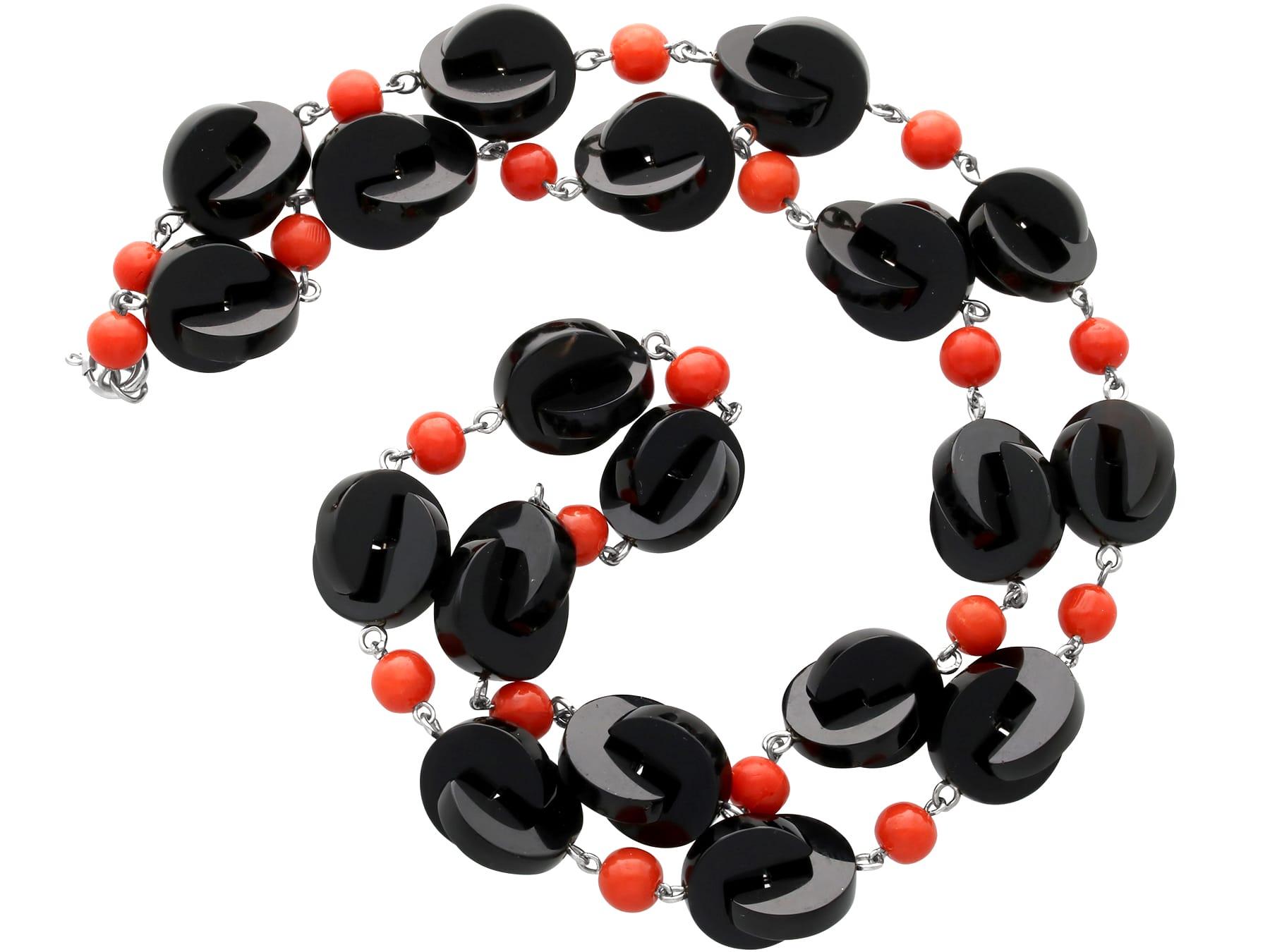 Vintage Onyx and 9.50 Carat Coral Necklace For Sale 1