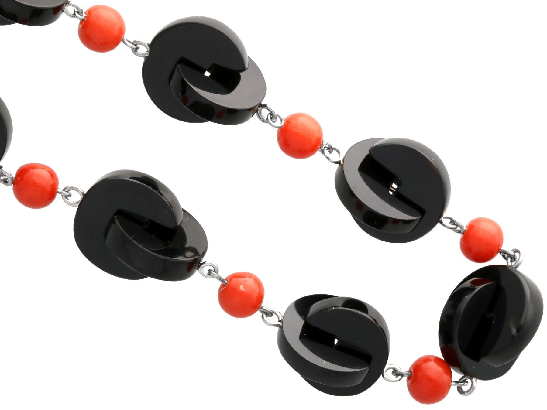 Vintage Onyx and 9.50 Carat Coral Necklace For Sale 3