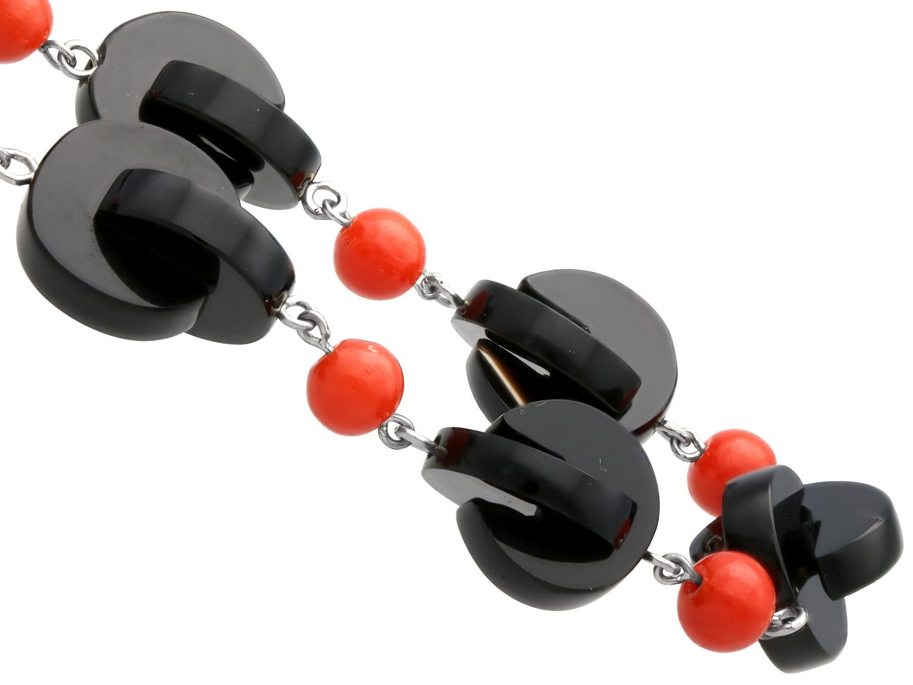 Vintage Onyx and 9.50 Carat Coral Necklace For Sale 4