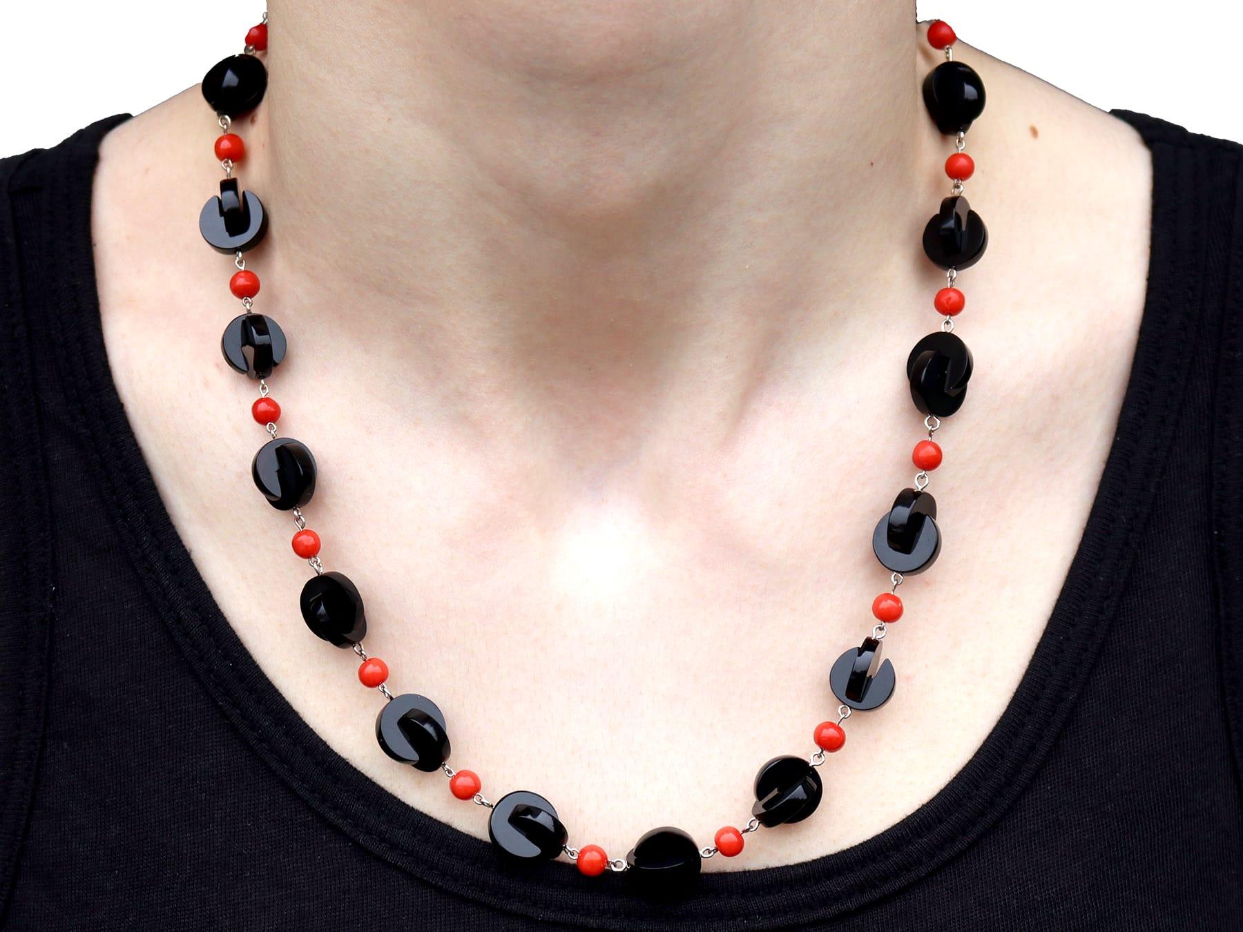 Vintage Onyx and 9.50 Carat Coral Necklace For Sale 7