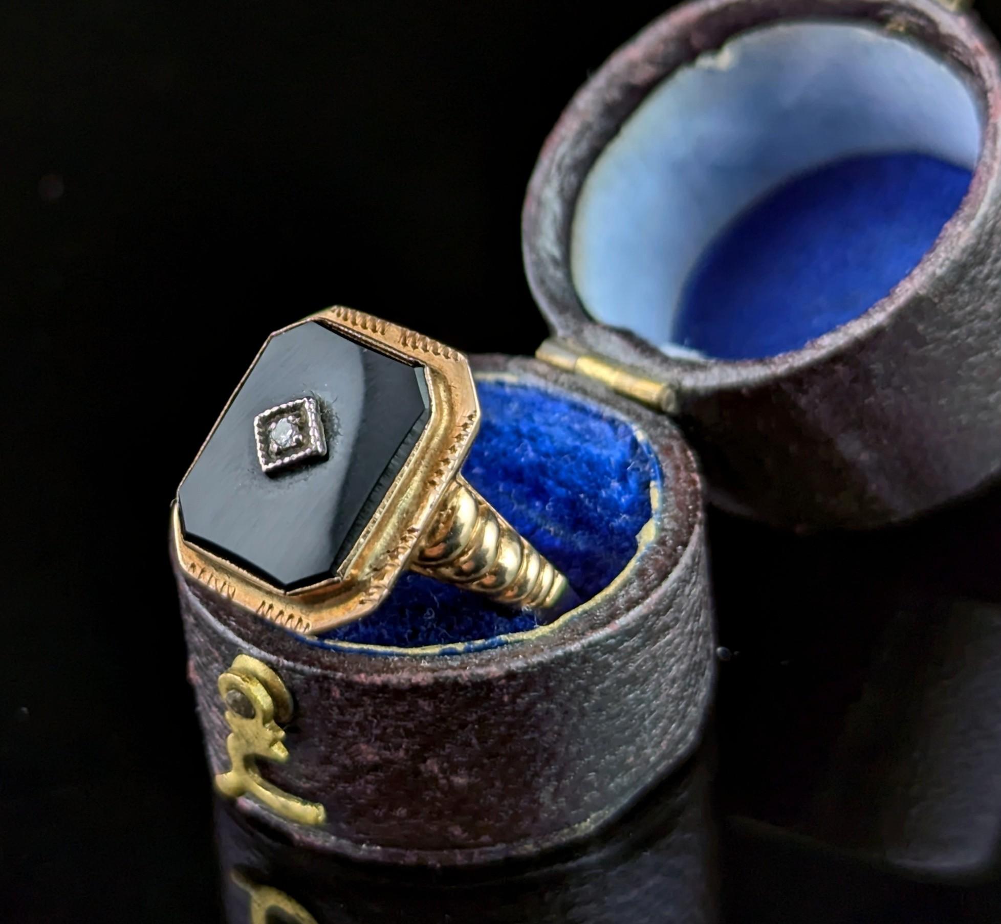 Art Deco Vintage Onyx and Diamond signet ring, 14k yellow gold