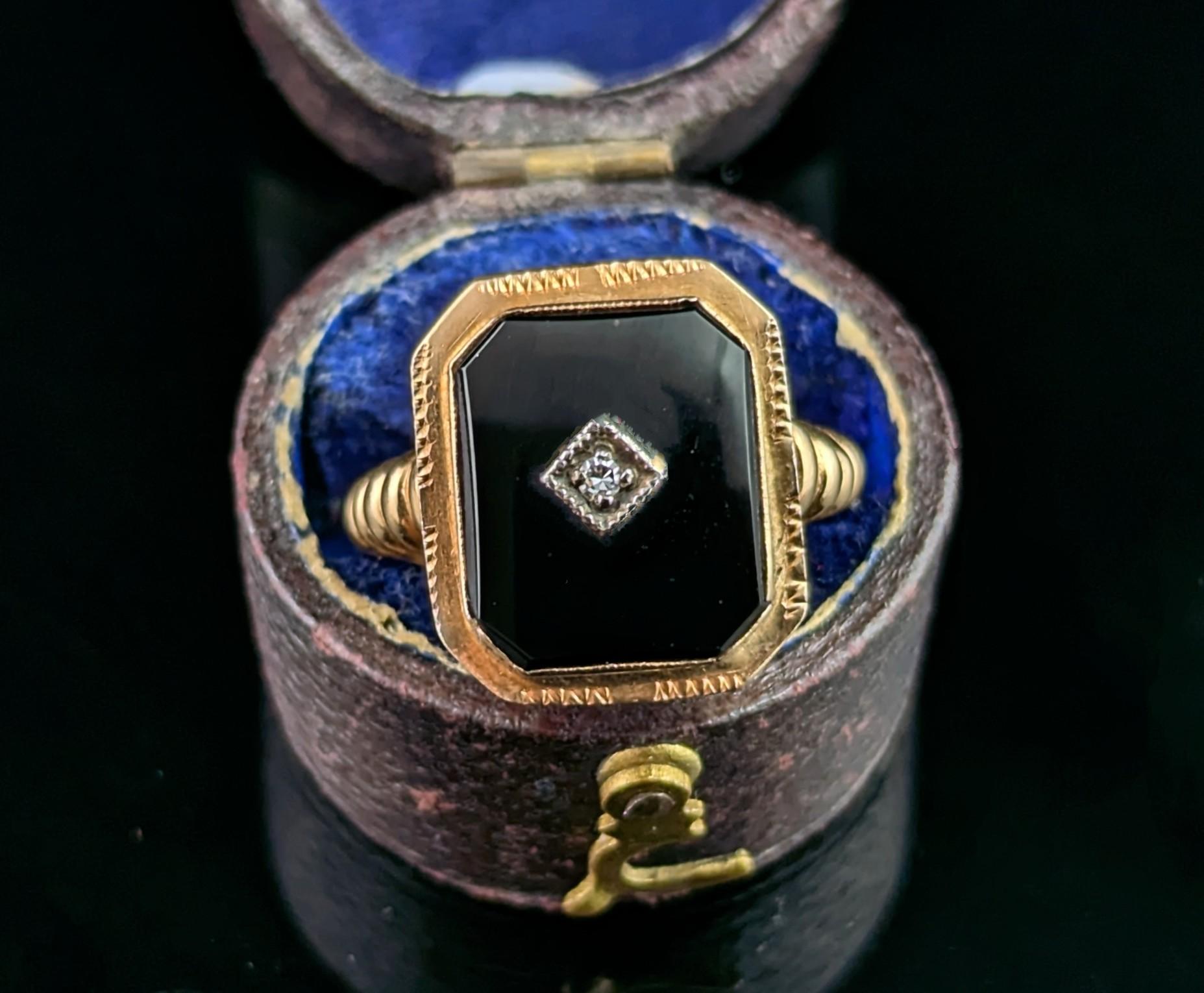 Women's or Men's Vintage Onyx and Diamond signet ring, 14k yellow gold