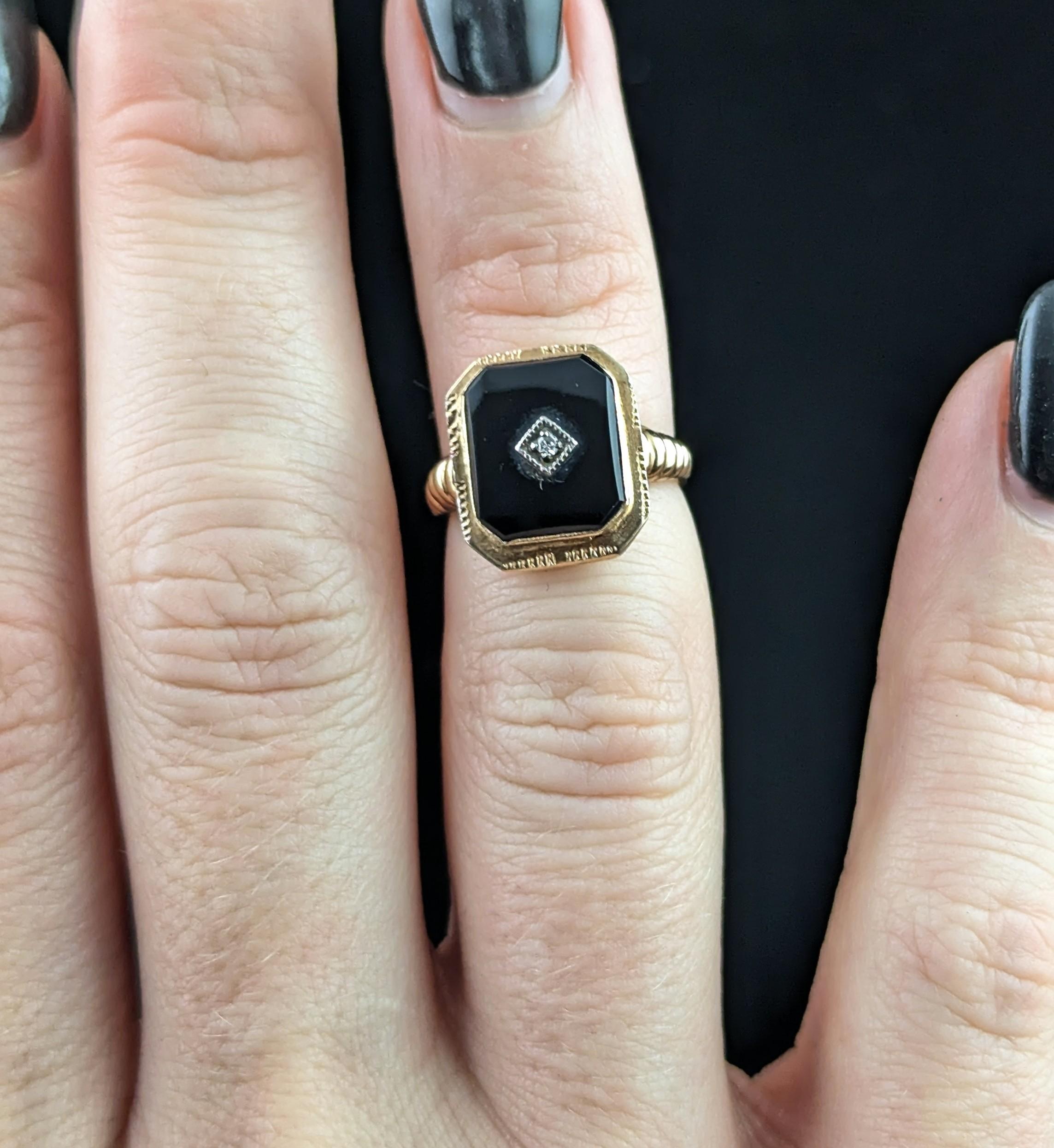 Vintage Onyx and Diamond signet ring, 14k yellow gold 2