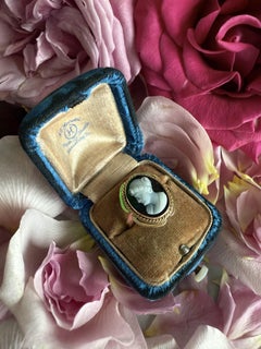 Vintage Onyx Cameo Ring 14K Yellow Gold