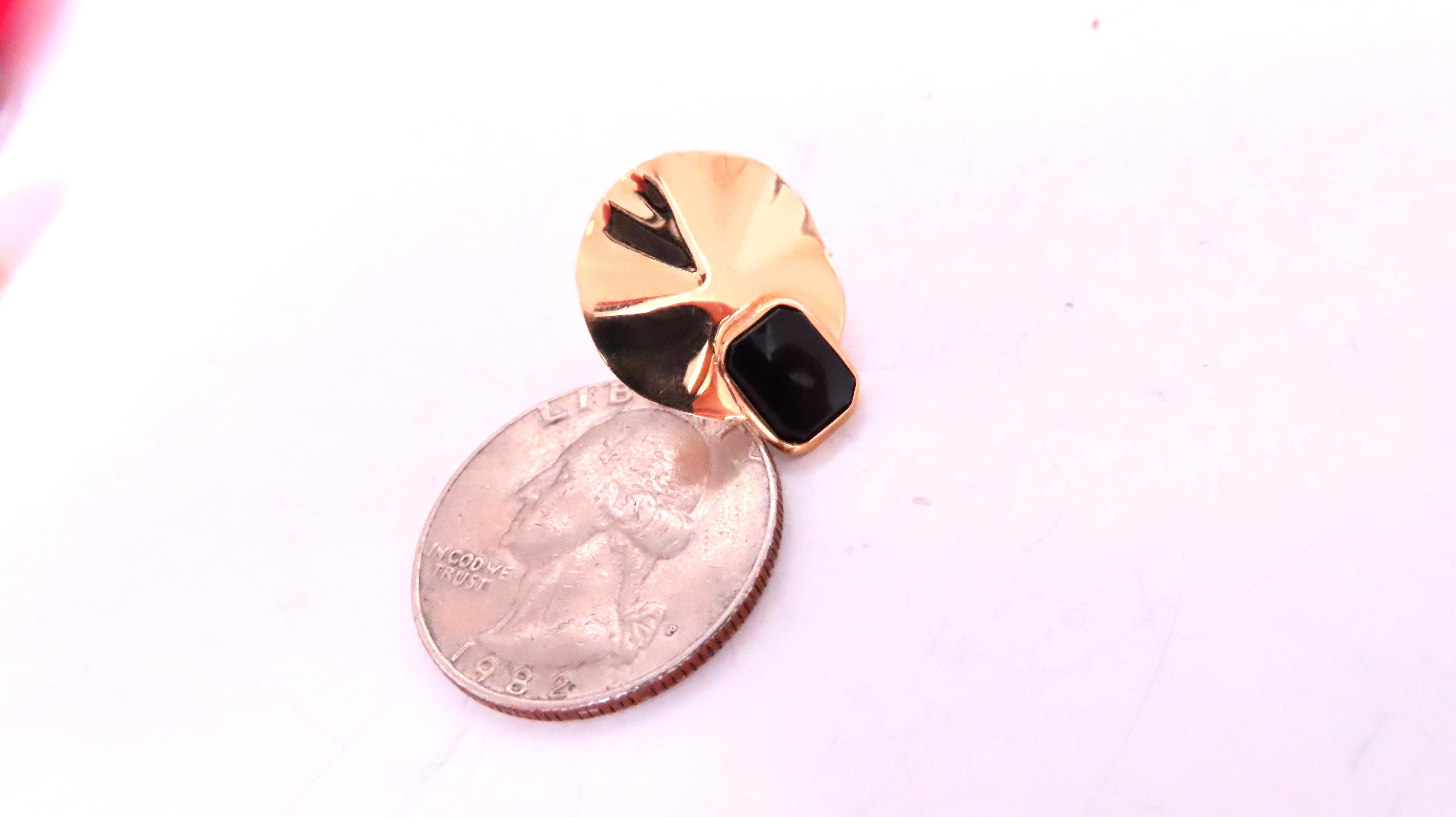 Emerald Cut Vintage Onyx Circular Pierced Earrings 14kt Gold 12630 For Sale