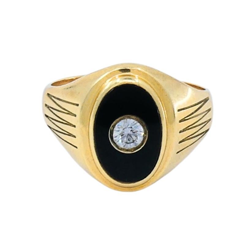 Vintage Onyx Diamond 14k Gold Signet Ring In Good Condition For Sale In Beverly Hills, CA